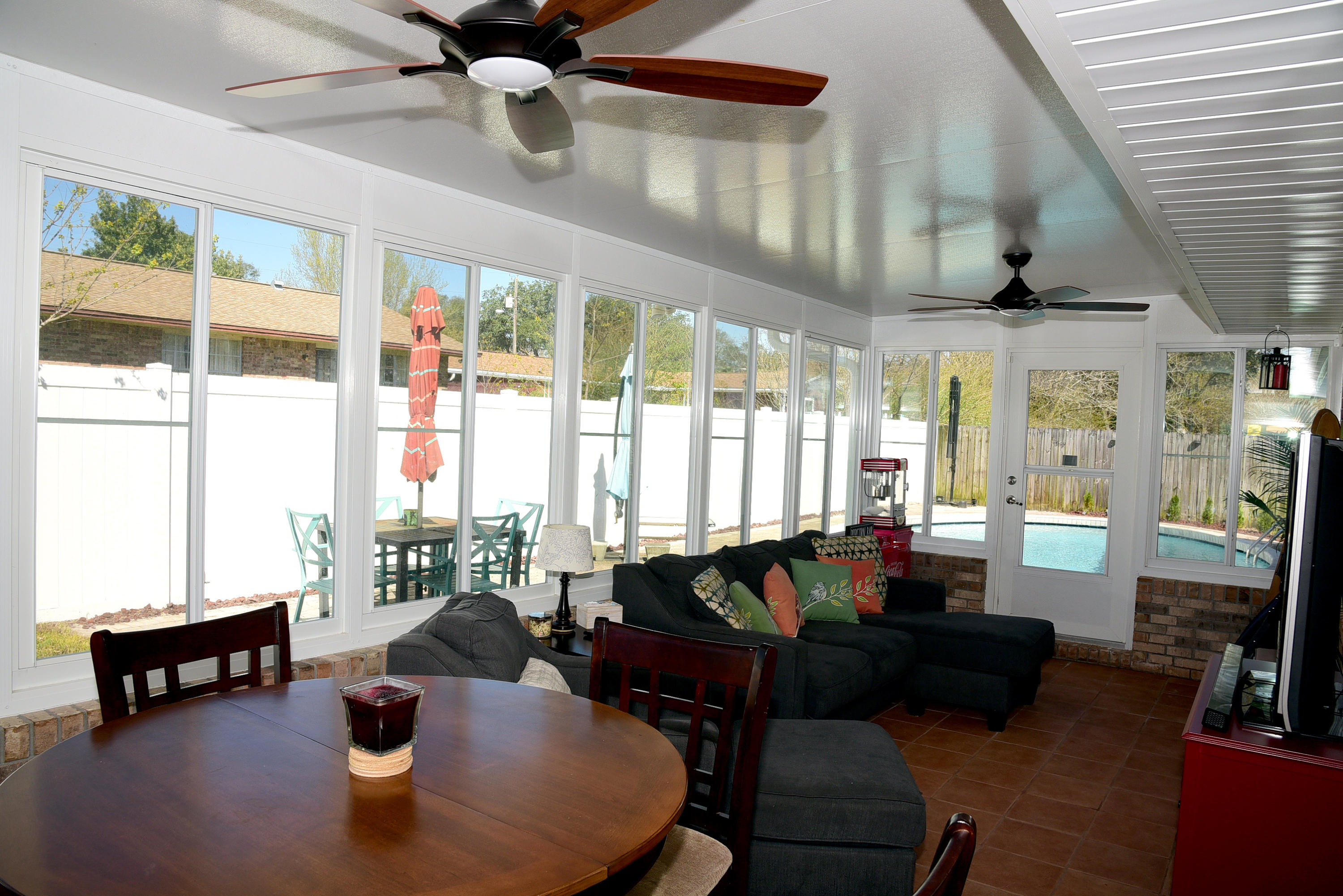 TANGLEWOOD S/D 1ST ADDN - Residential