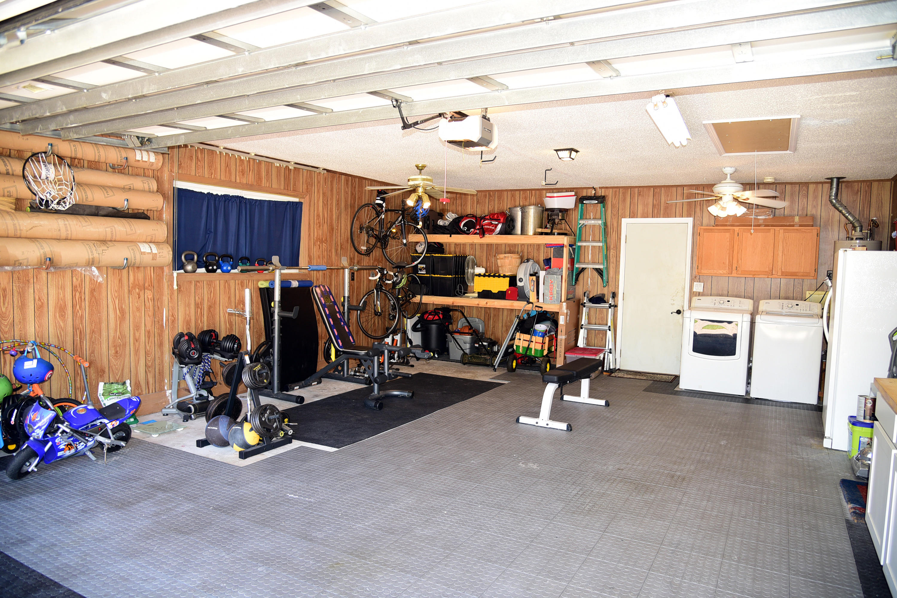 TANGLEWOOD S/D 1ST ADDN - Residential