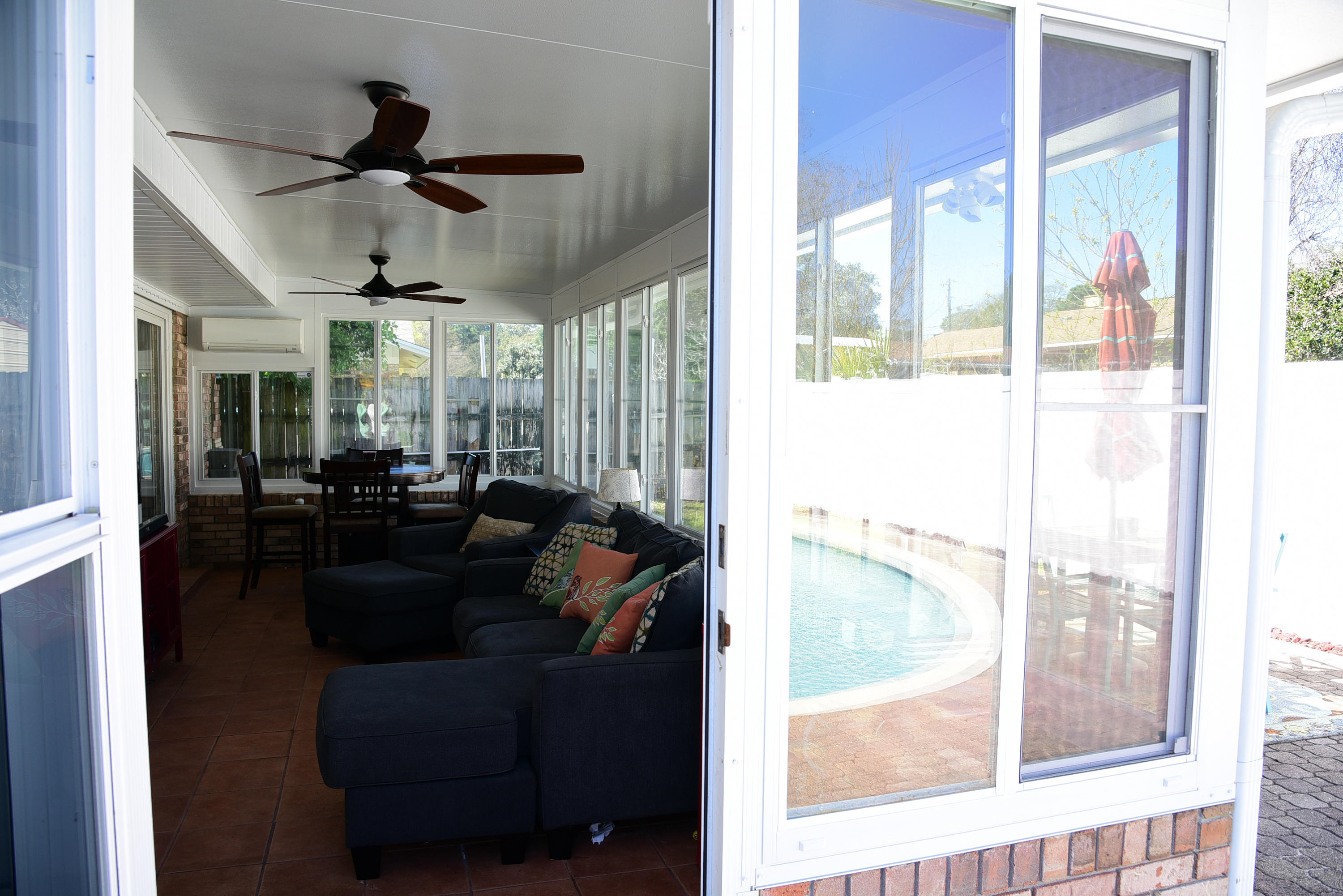 TANGLEWOOD S/D 1ST ADDN - Residential