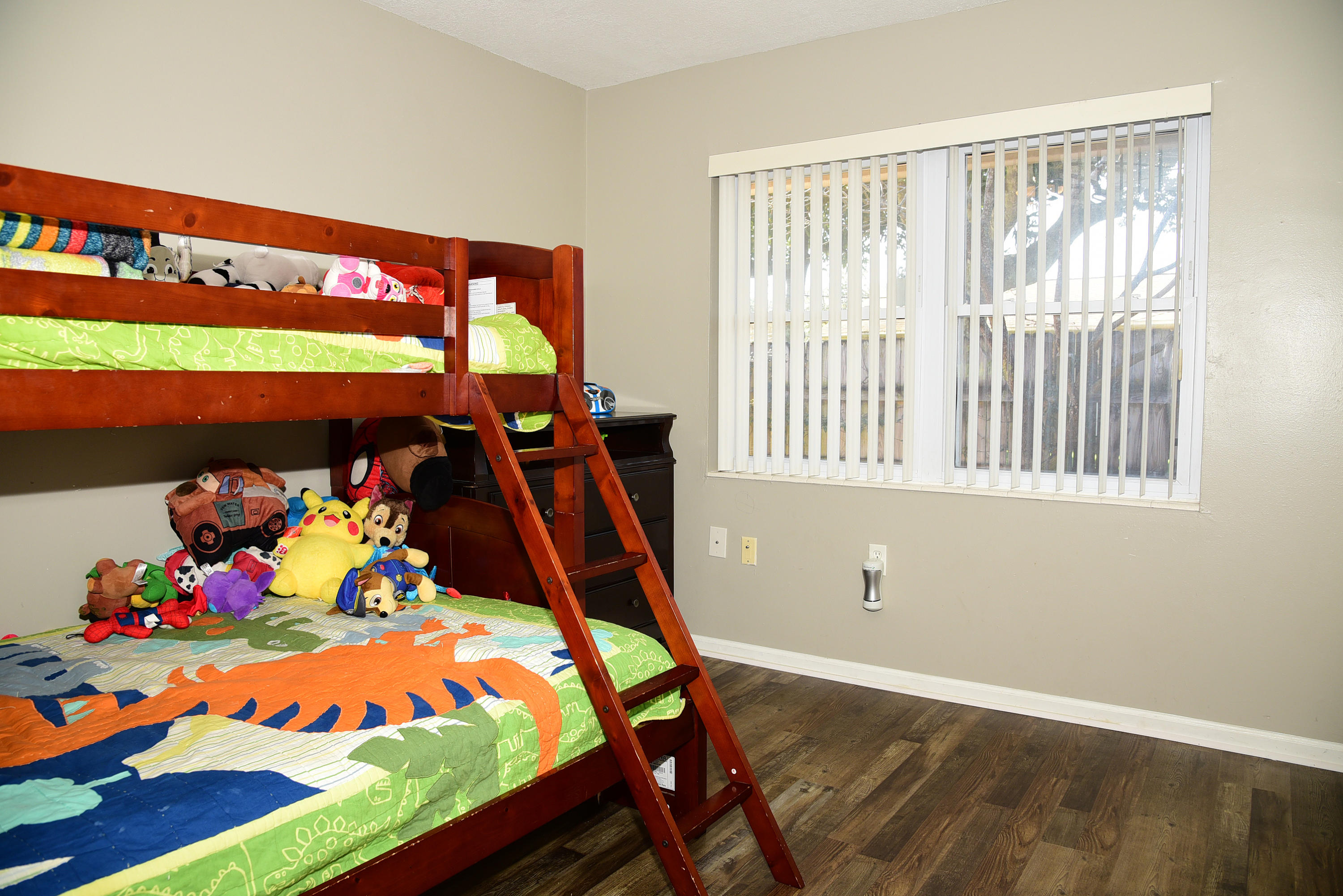 TANGLEWOOD S/D 1ST ADDN - Residential