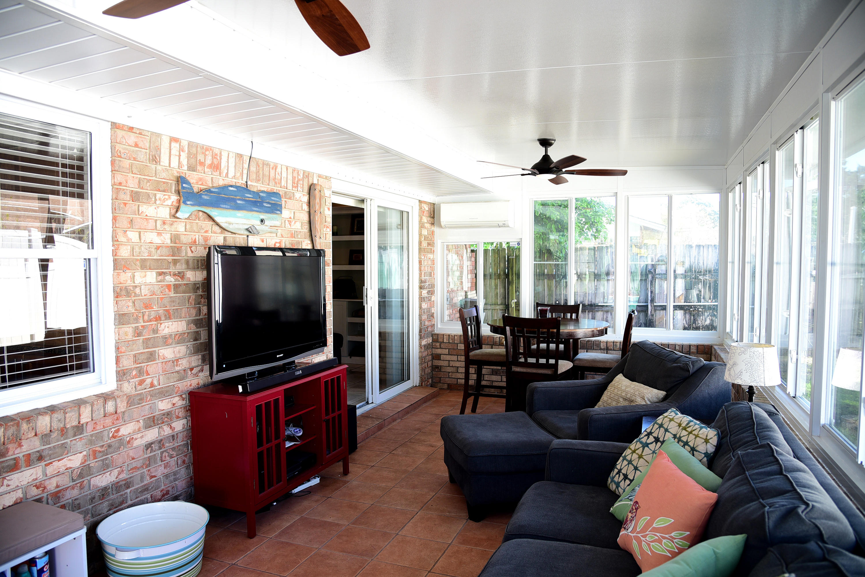 TANGLEWOOD S/D 1ST ADDN - Residential