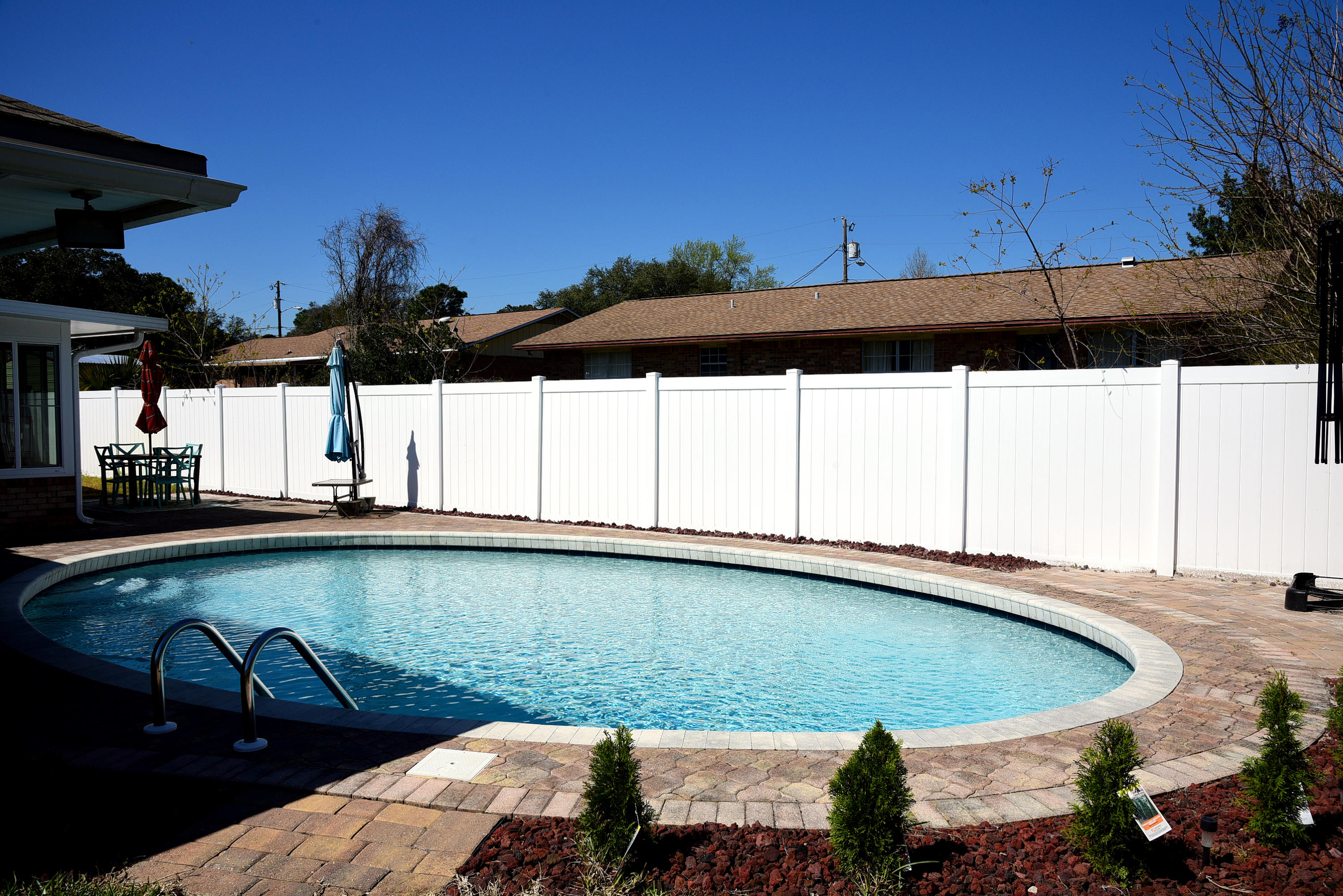 TANGLEWOOD S/D 1ST ADDN - Residential