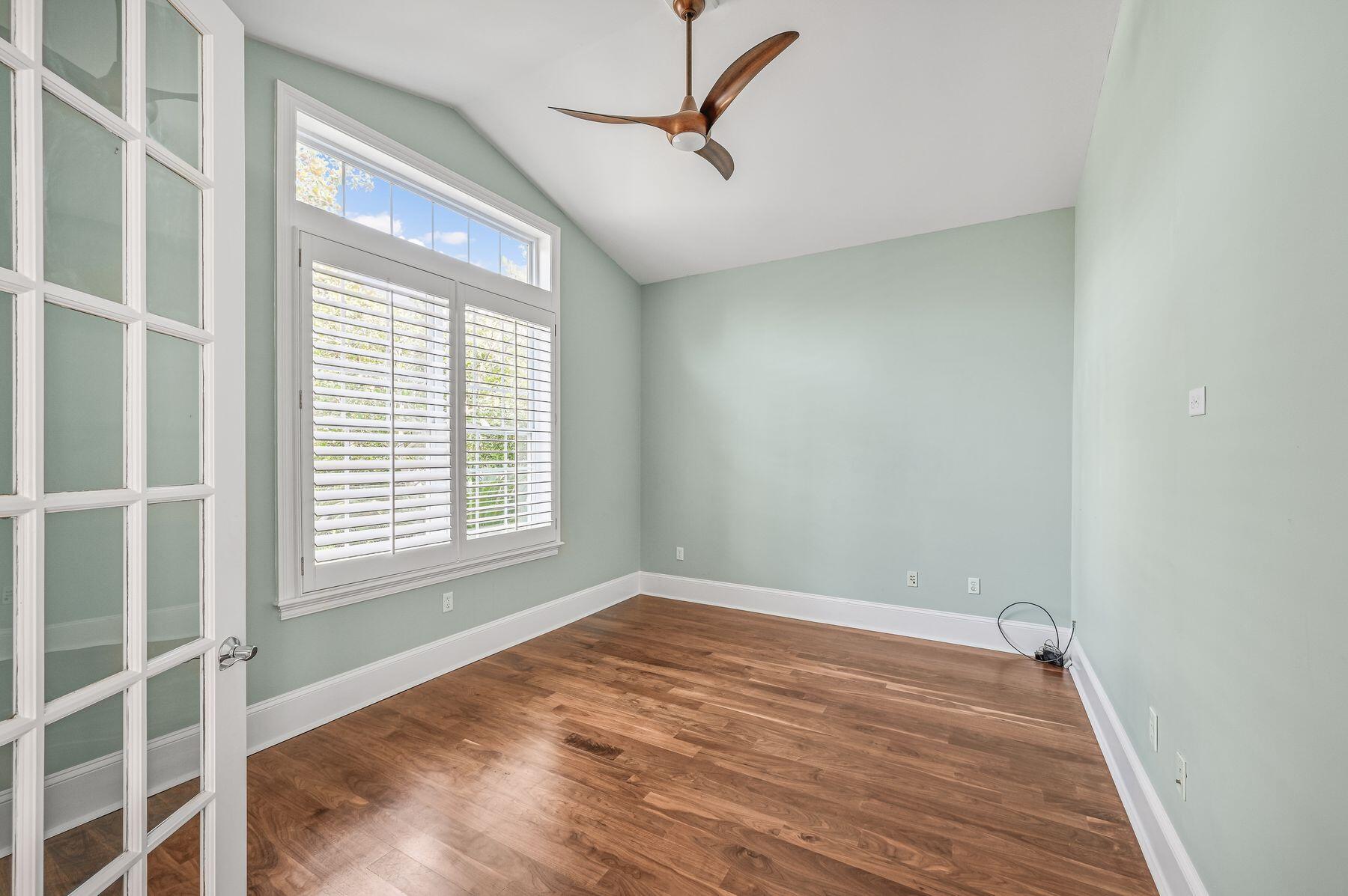ISLAND GREEN - Residential