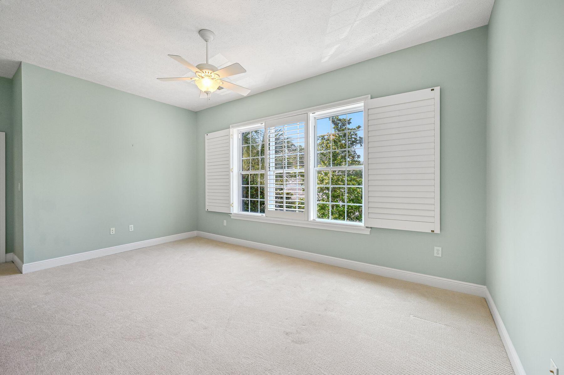 ISLAND GREEN - Residential