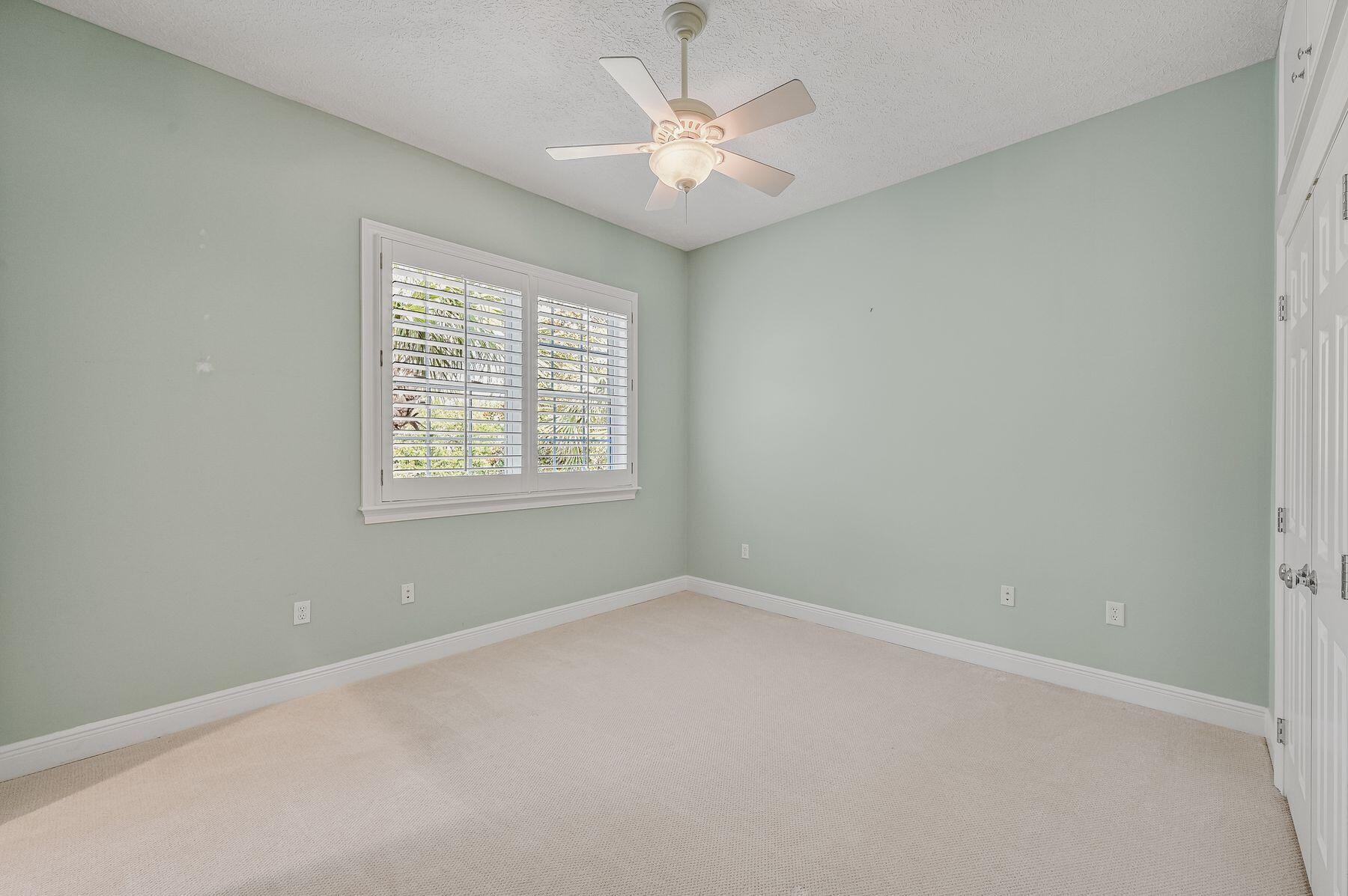 ISLAND GREEN - Residential