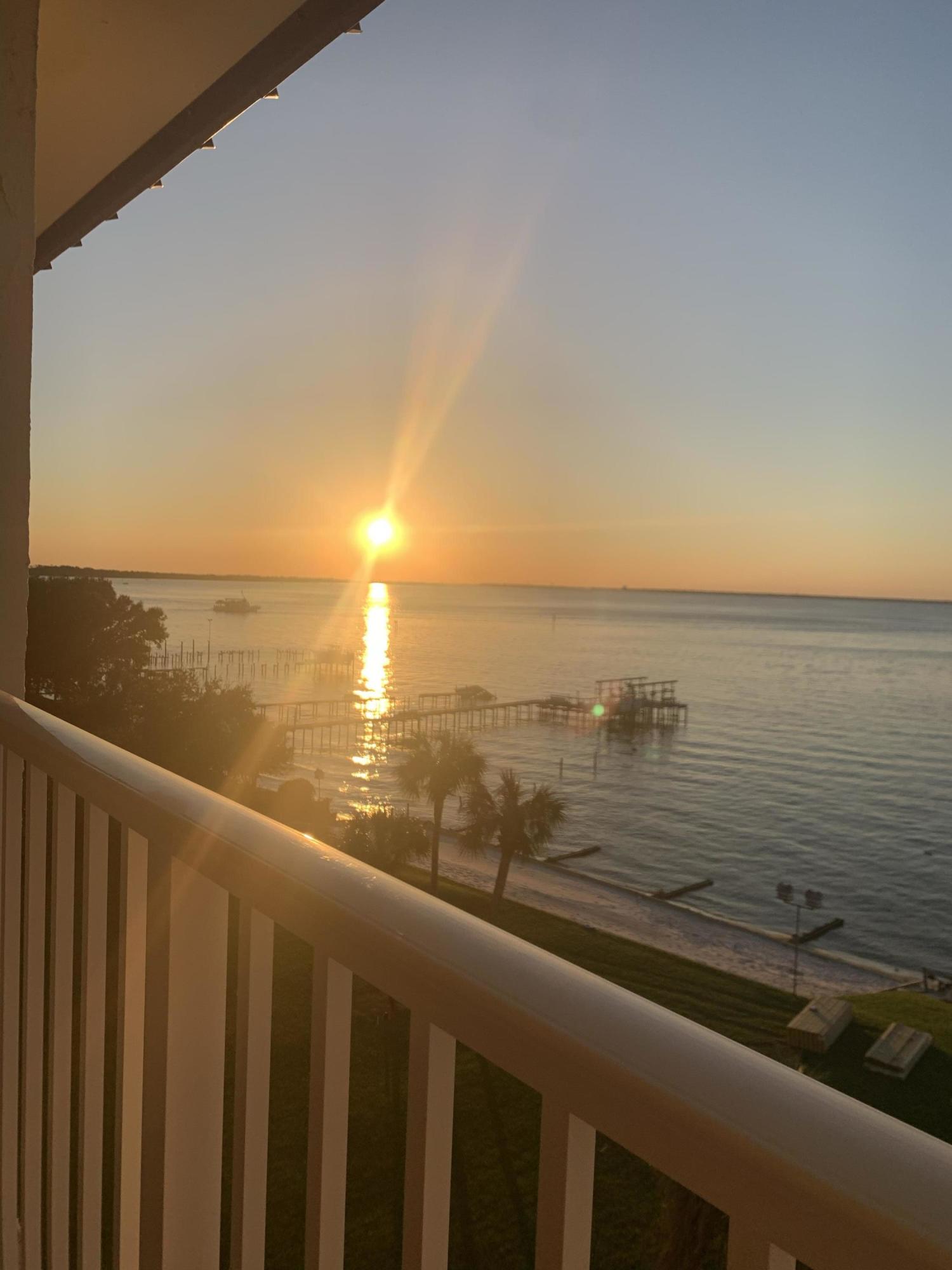 VALENCIA CONDO - Residential