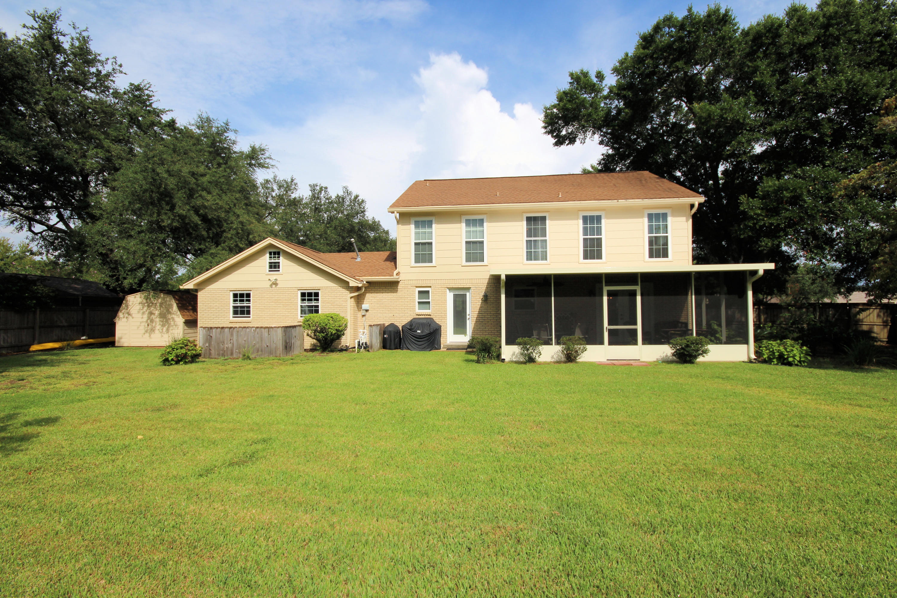 LAKE LORRAINE ESTATES 2 - Residential