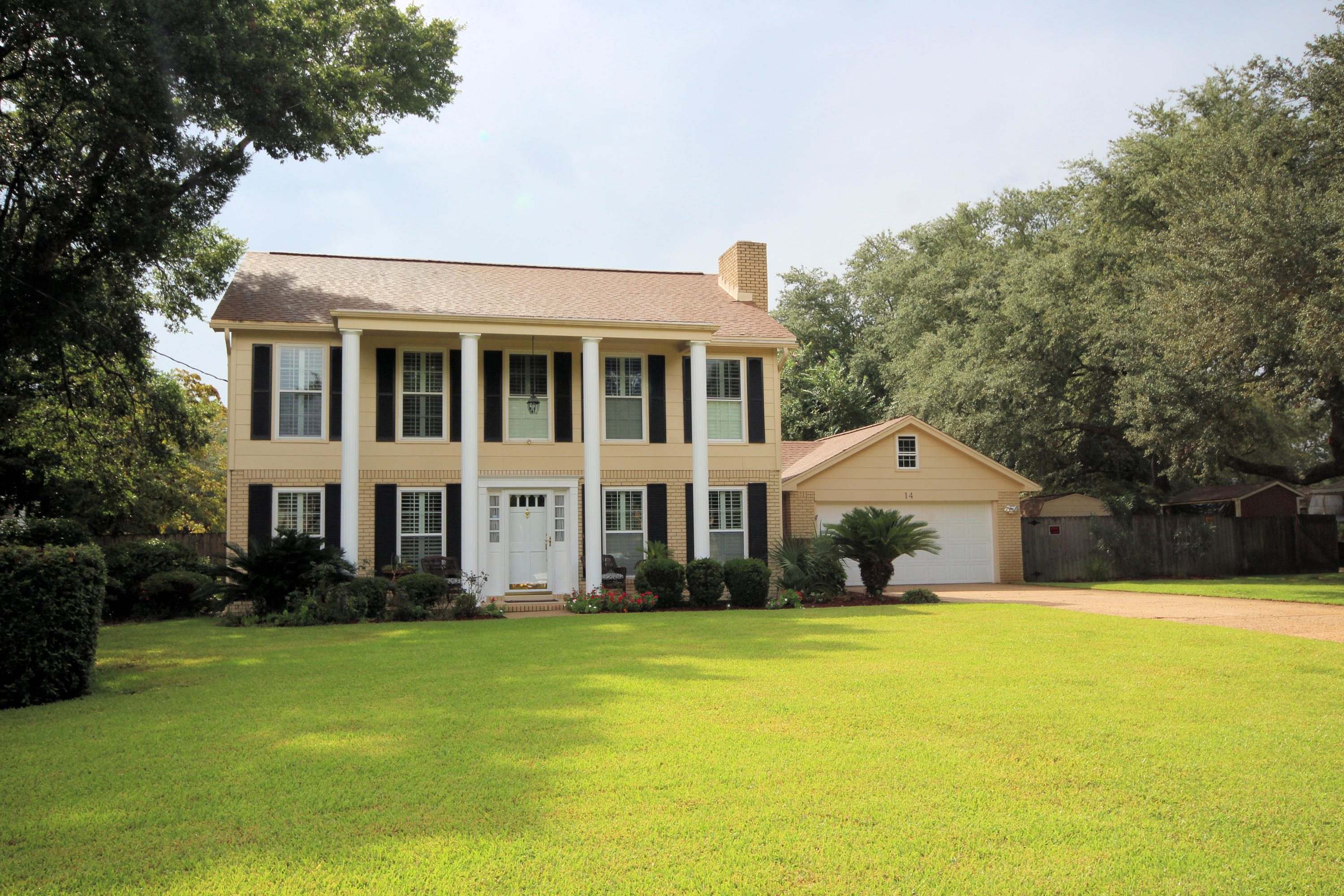 LAKE LORRAINE ESTATES 2 - Residential