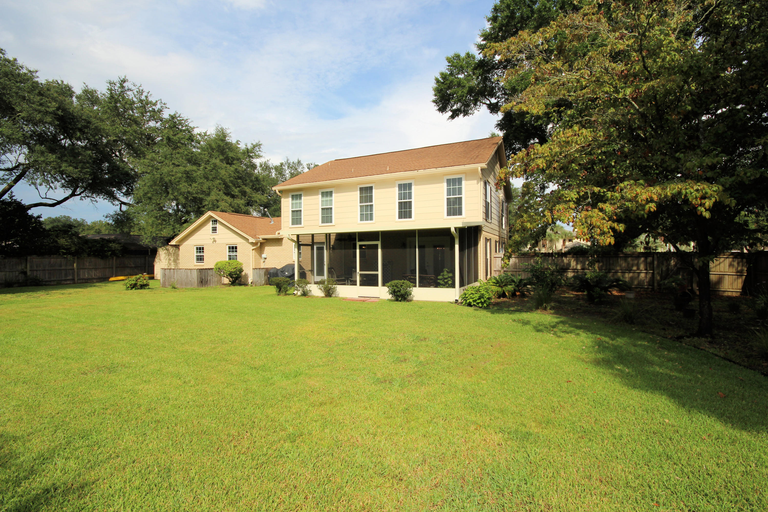 LAKE LORRAINE ESTATES 2 - Residential