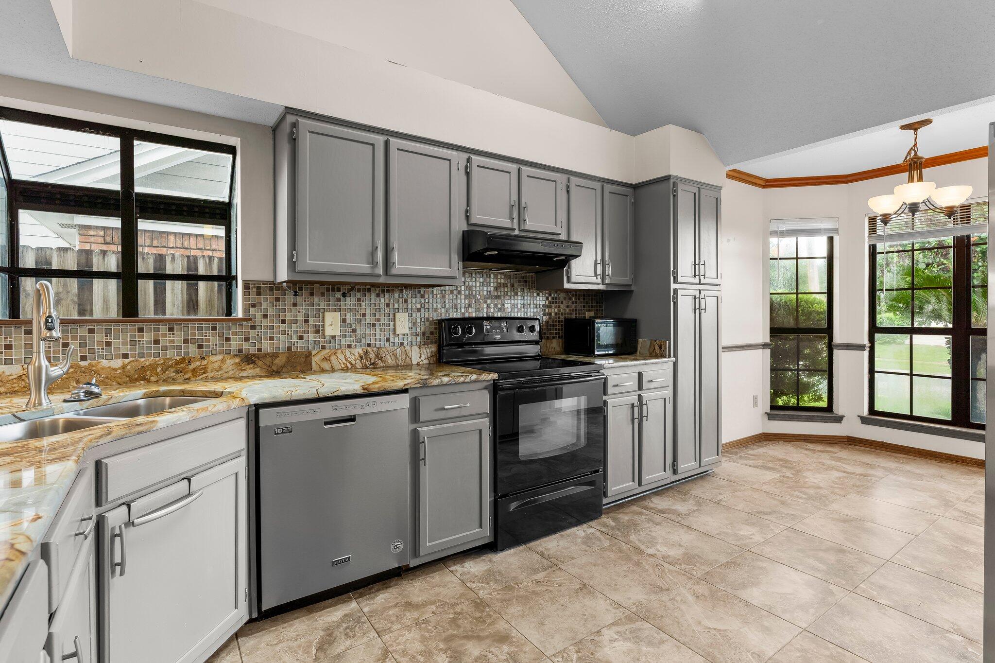 WOODLAND PARK ESTATES - Residential