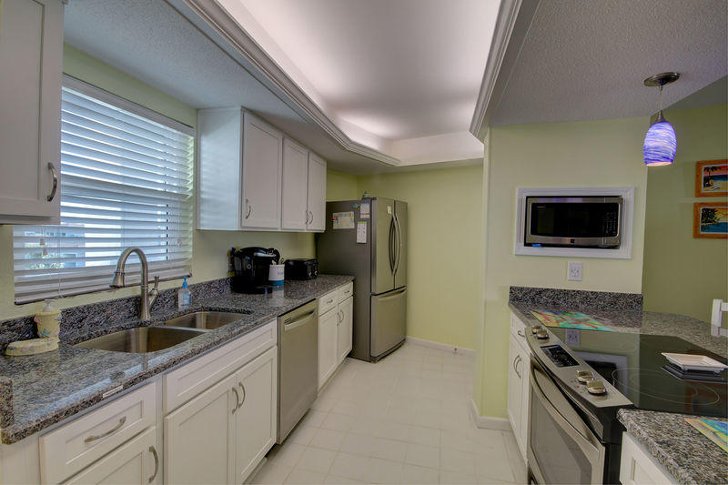 EL MATADOR CONDO - Residential
