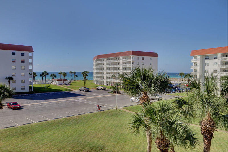 EL MATADOR CONDO - Residential