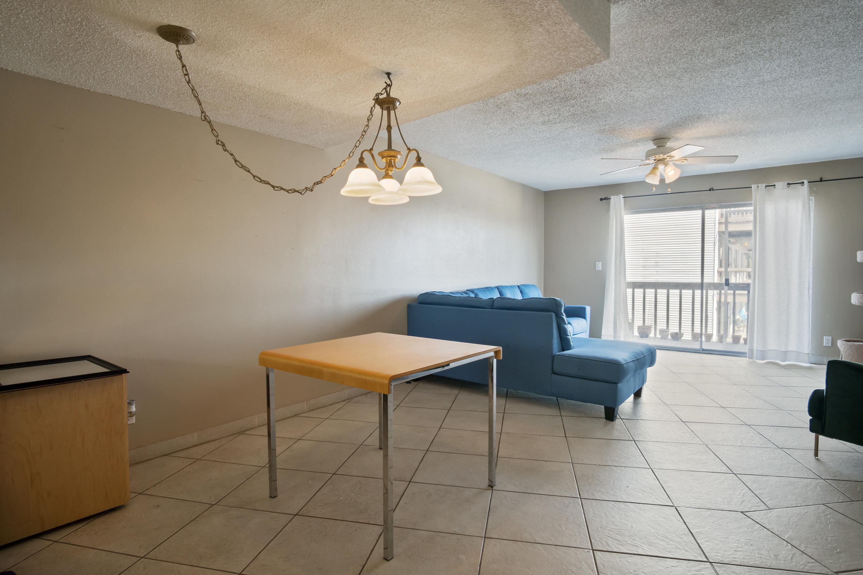 ISLANDWOOD CONDO - Residential