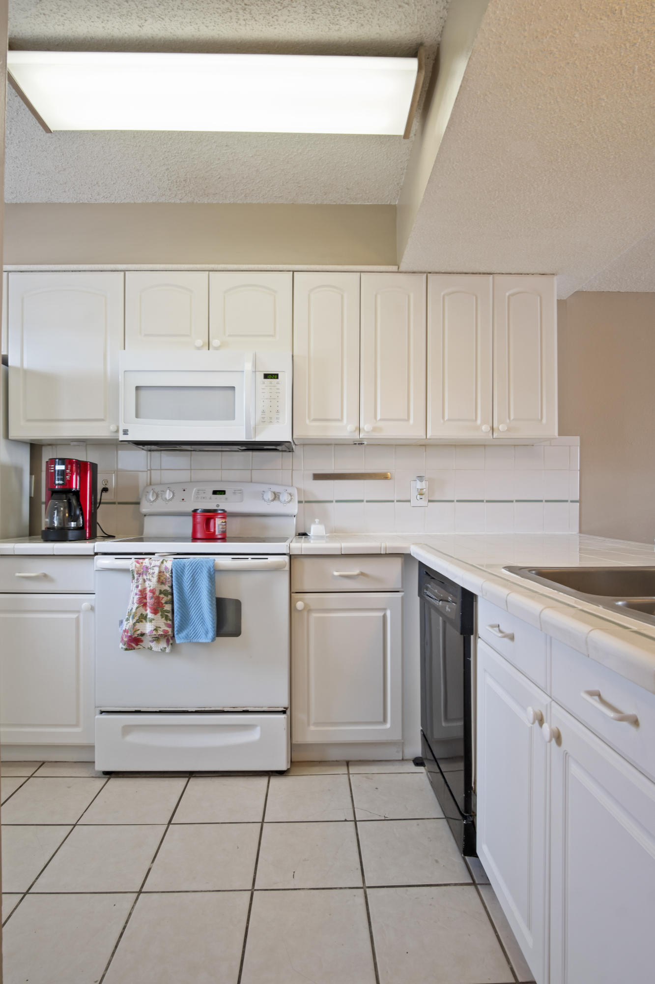 ISLANDWOOD CONDO - Residential