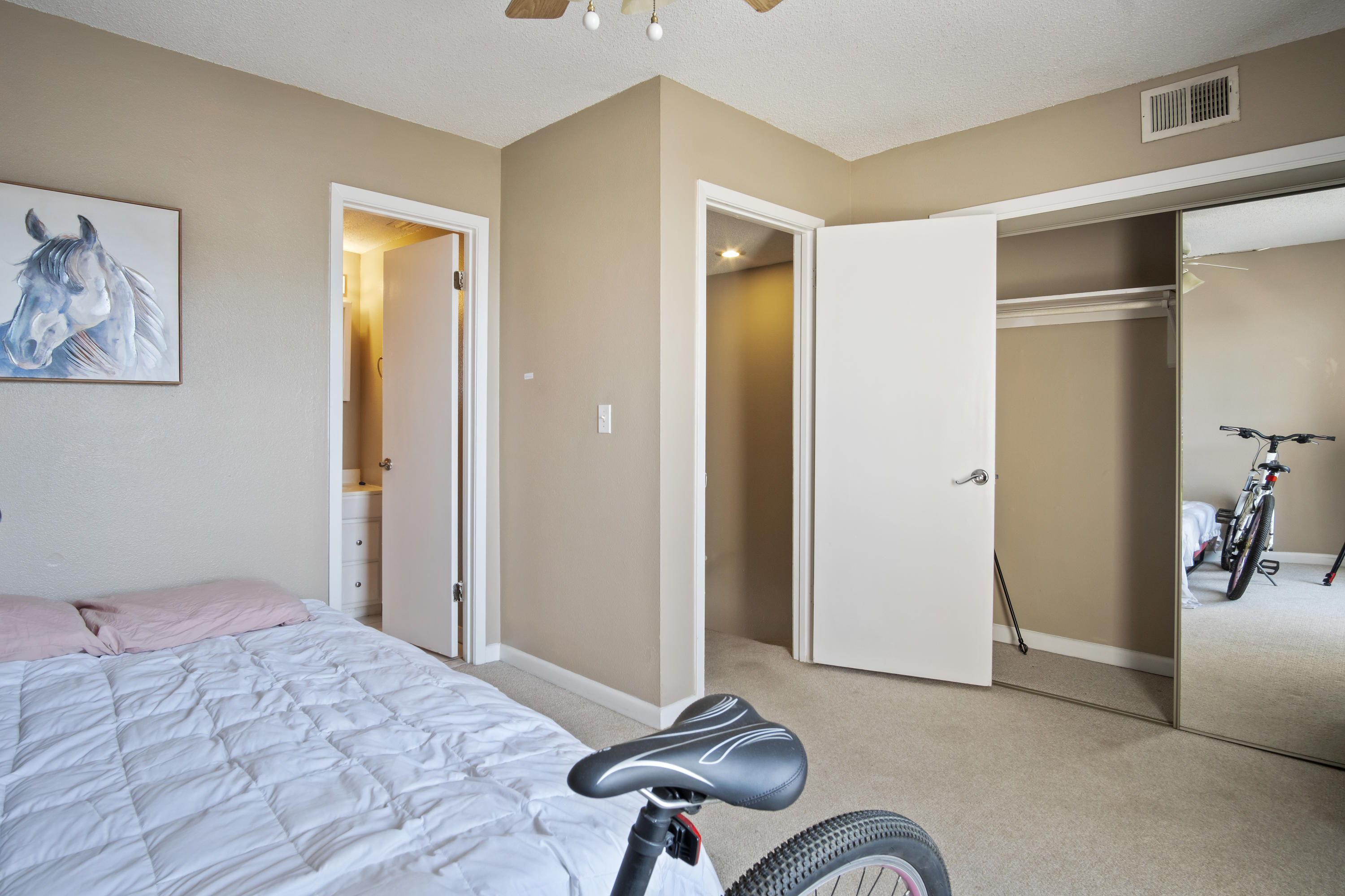 ISLANDWOOD CONDO - Residential