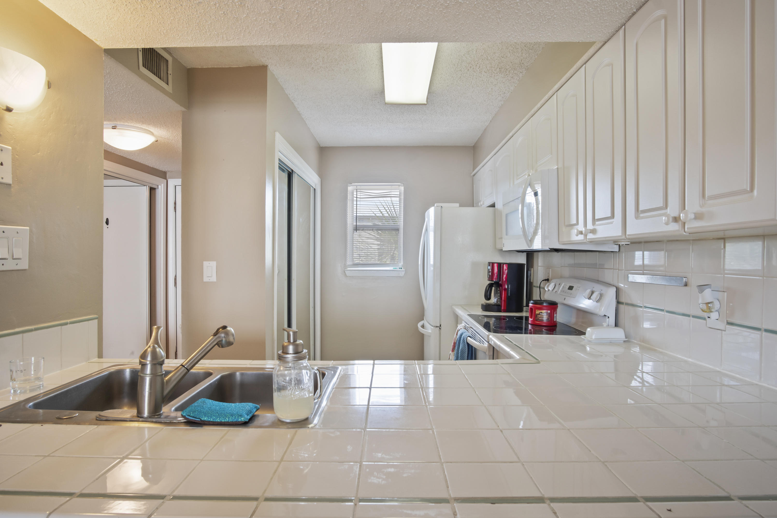 ISLANDWOOD CONDO - Residential