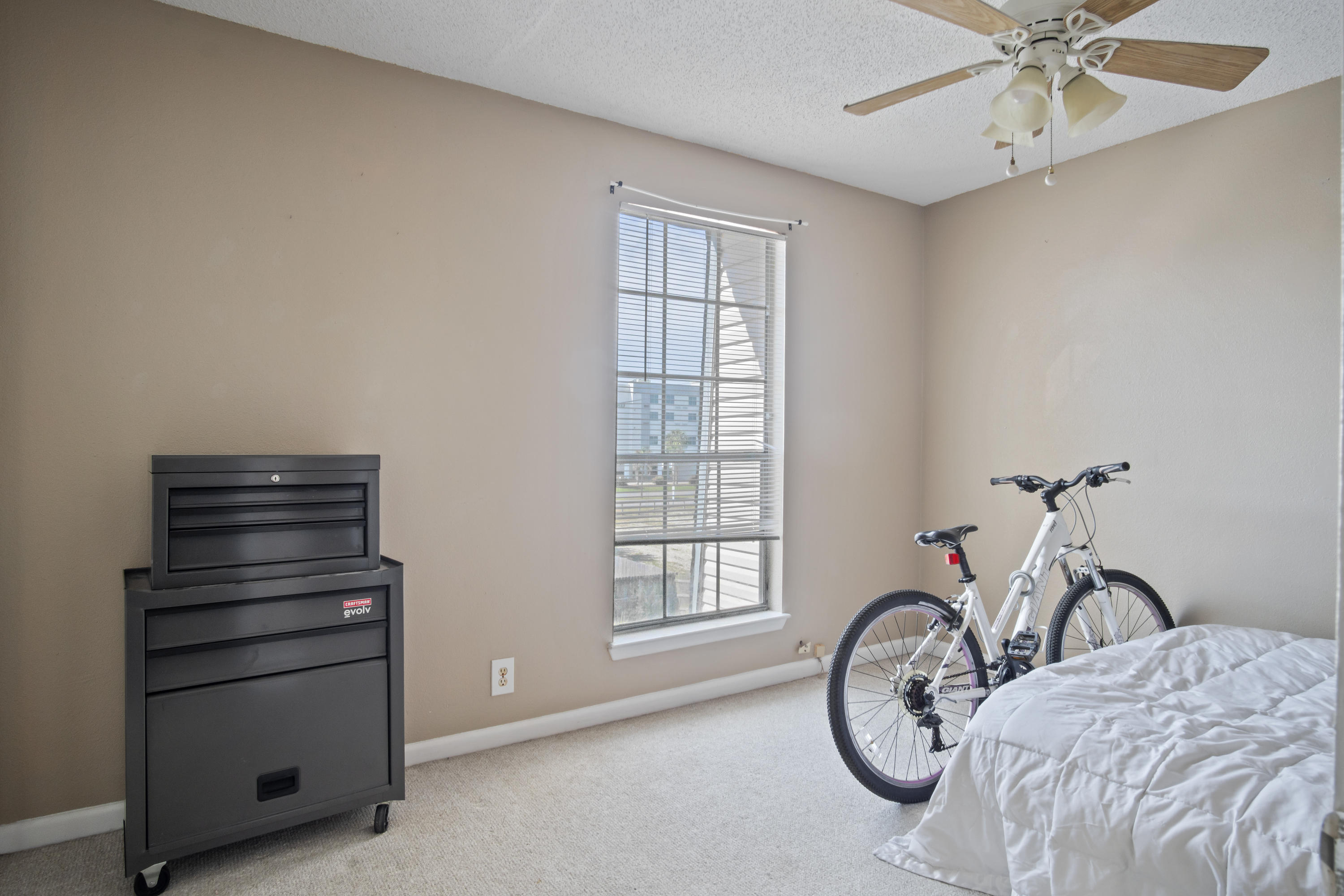 ISLANDWOOD CONDO - Residential