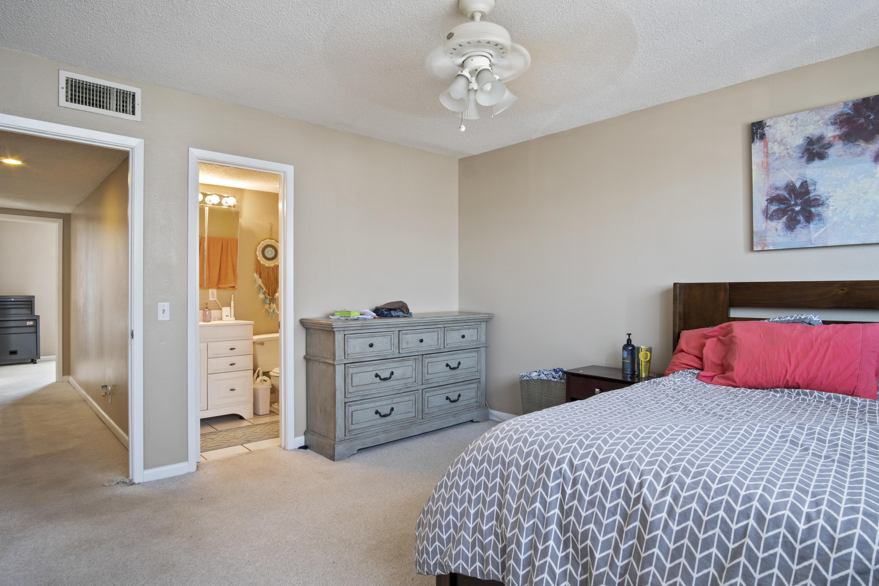 ISLANDWOOD CONDO - Residential