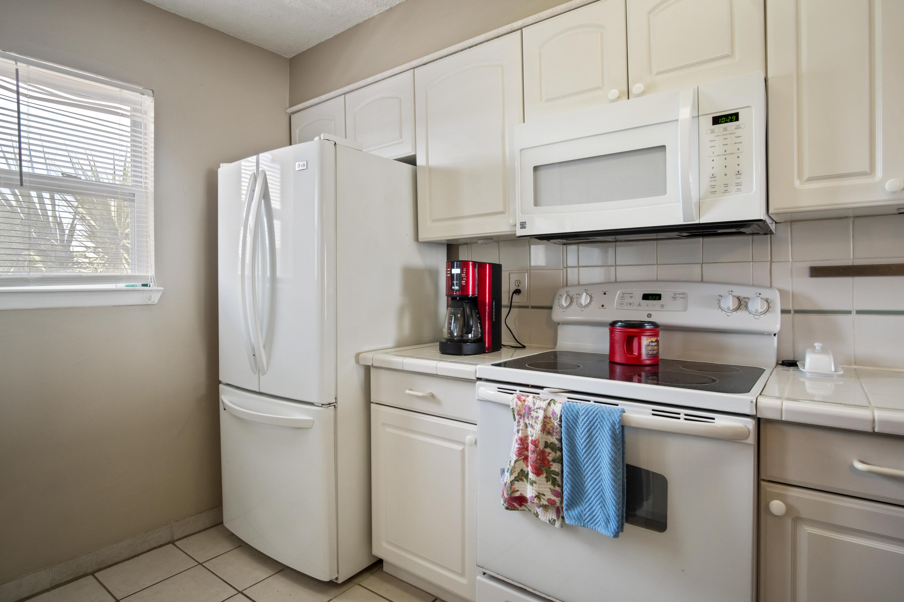 ISLANDWOOD CONDO - Residential