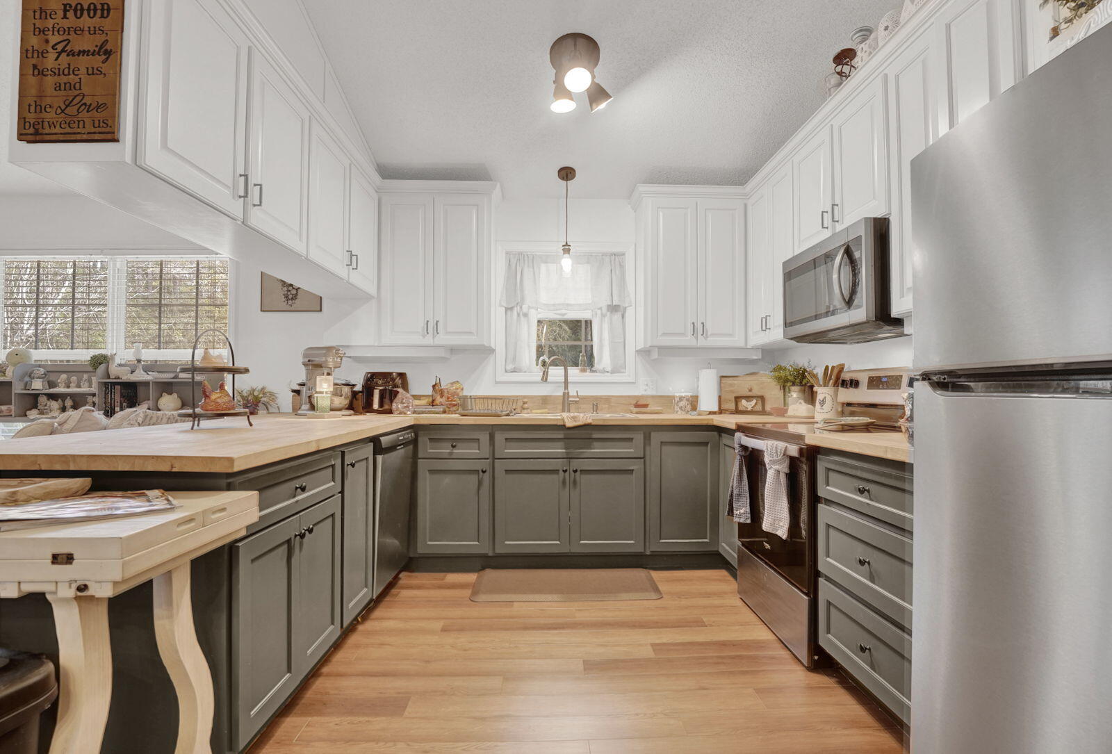 WHISPERING PINES - Residential