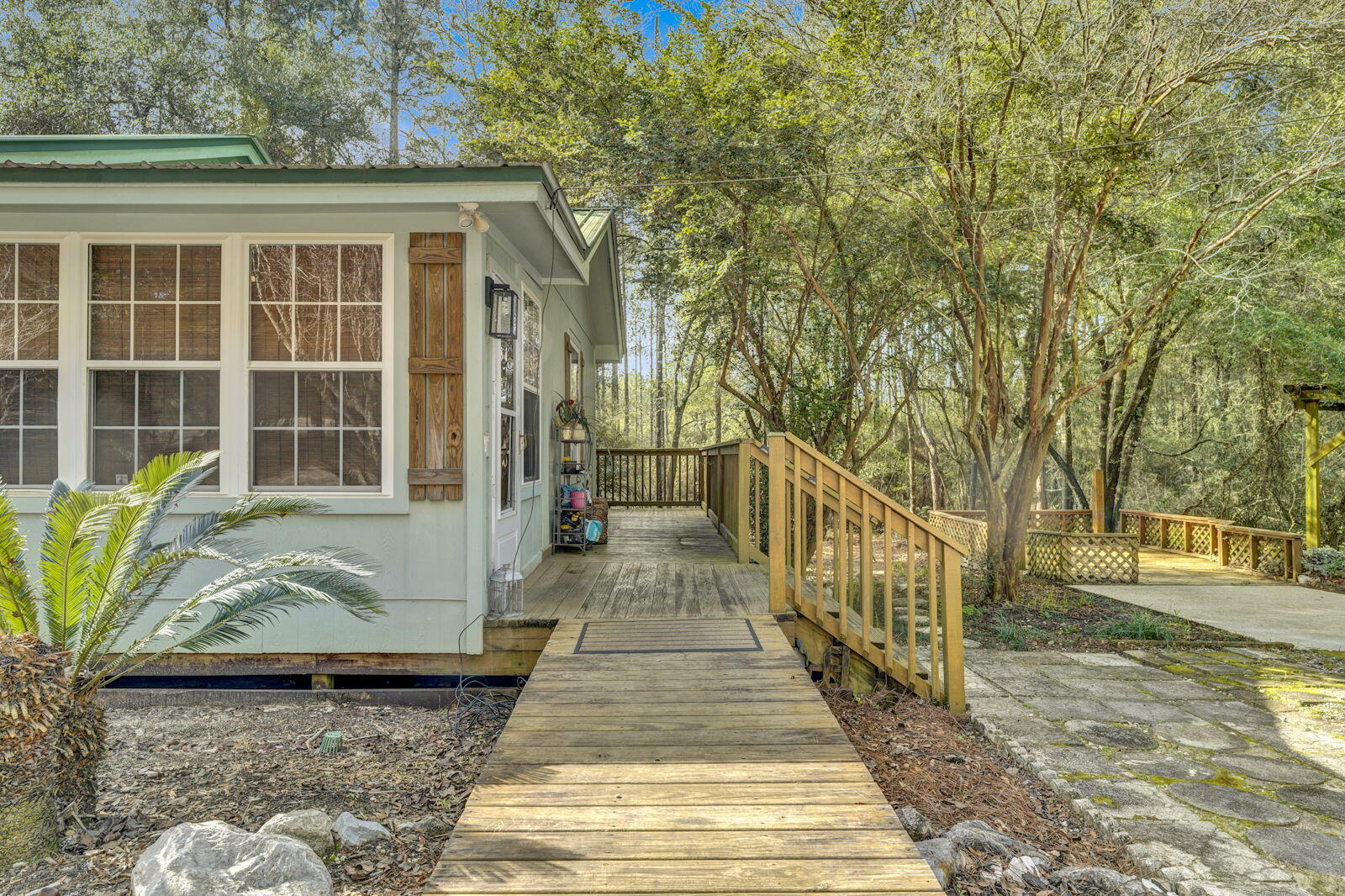 WHISPERING PINES - Residential