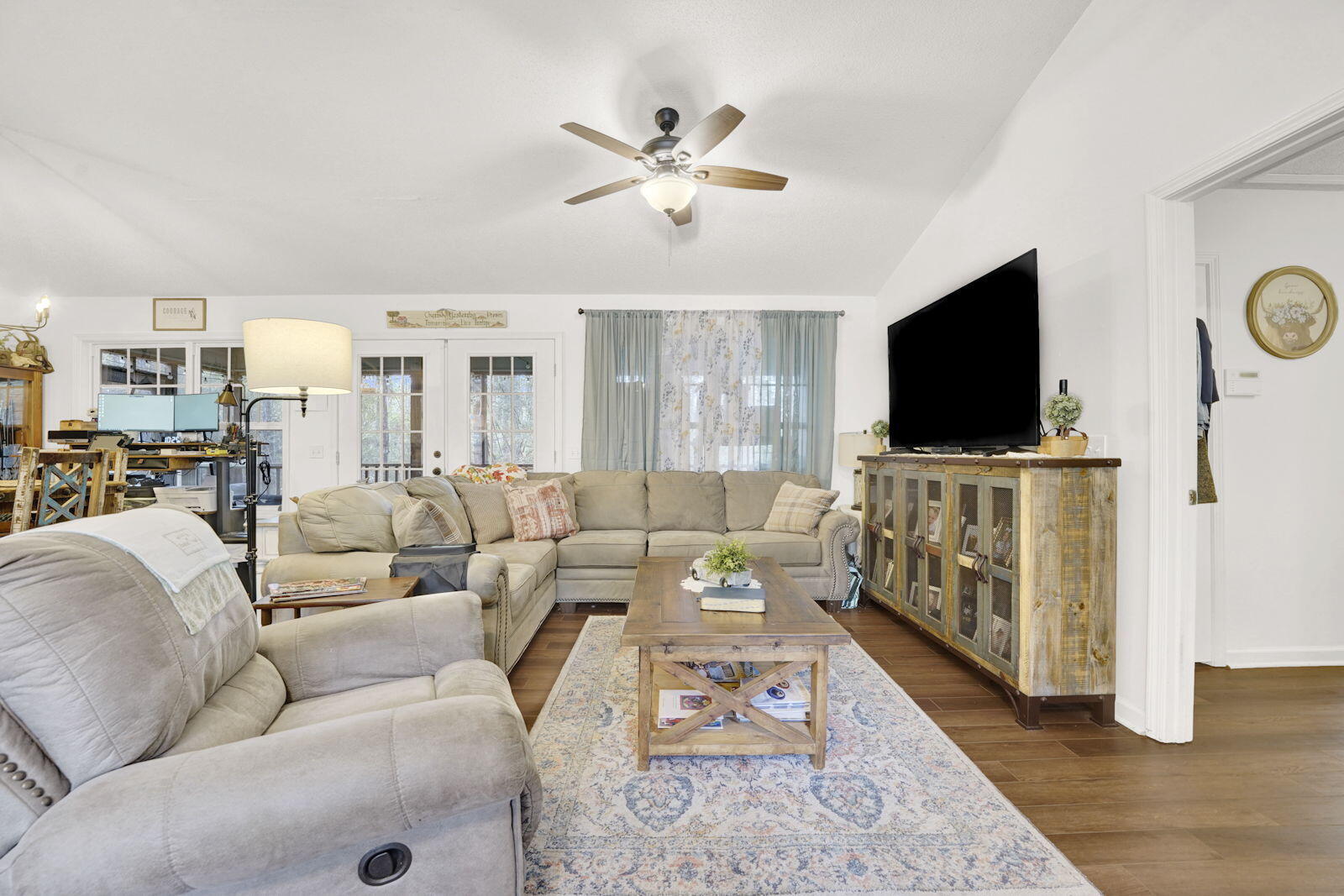 WHISPERING PINES - Residential