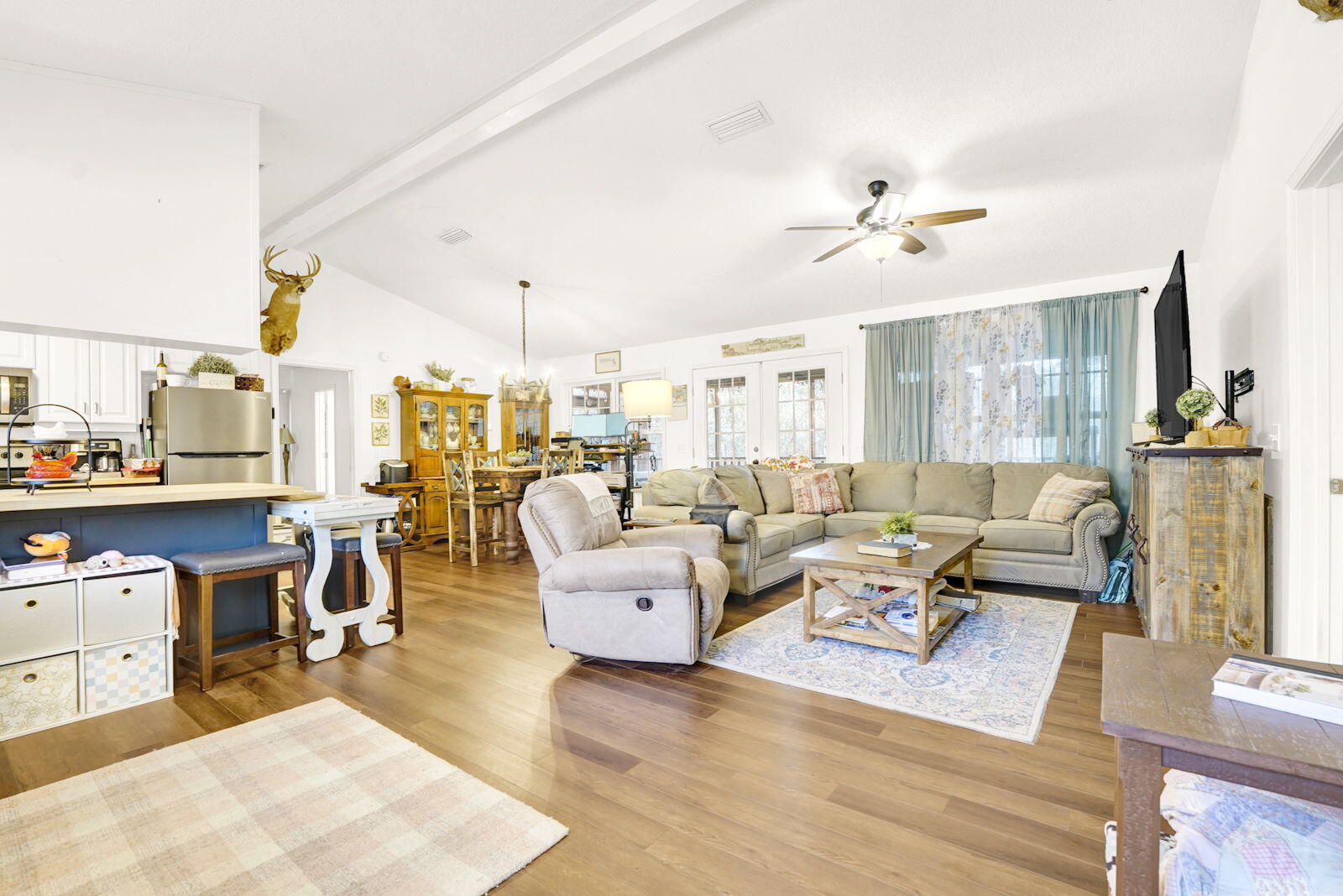 WHISPERING PINES - Residential