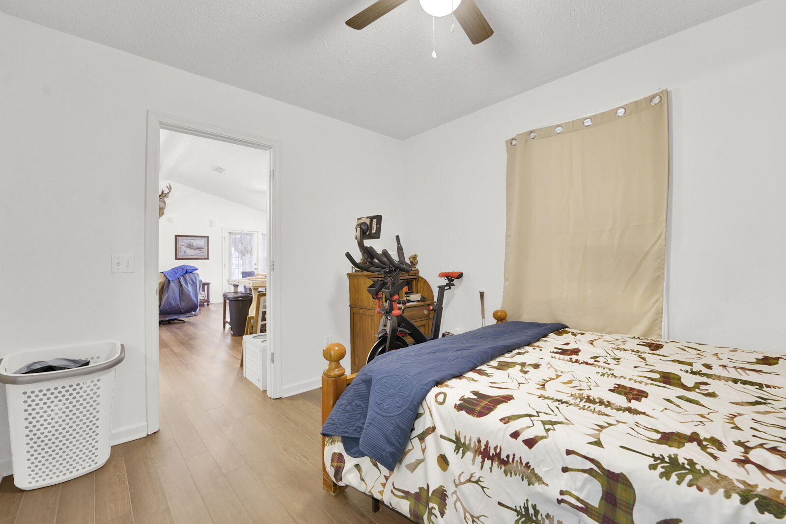 WHISPERING PINES - Residential