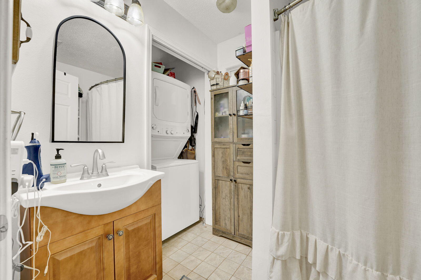 WHISPERING PINES - Residential