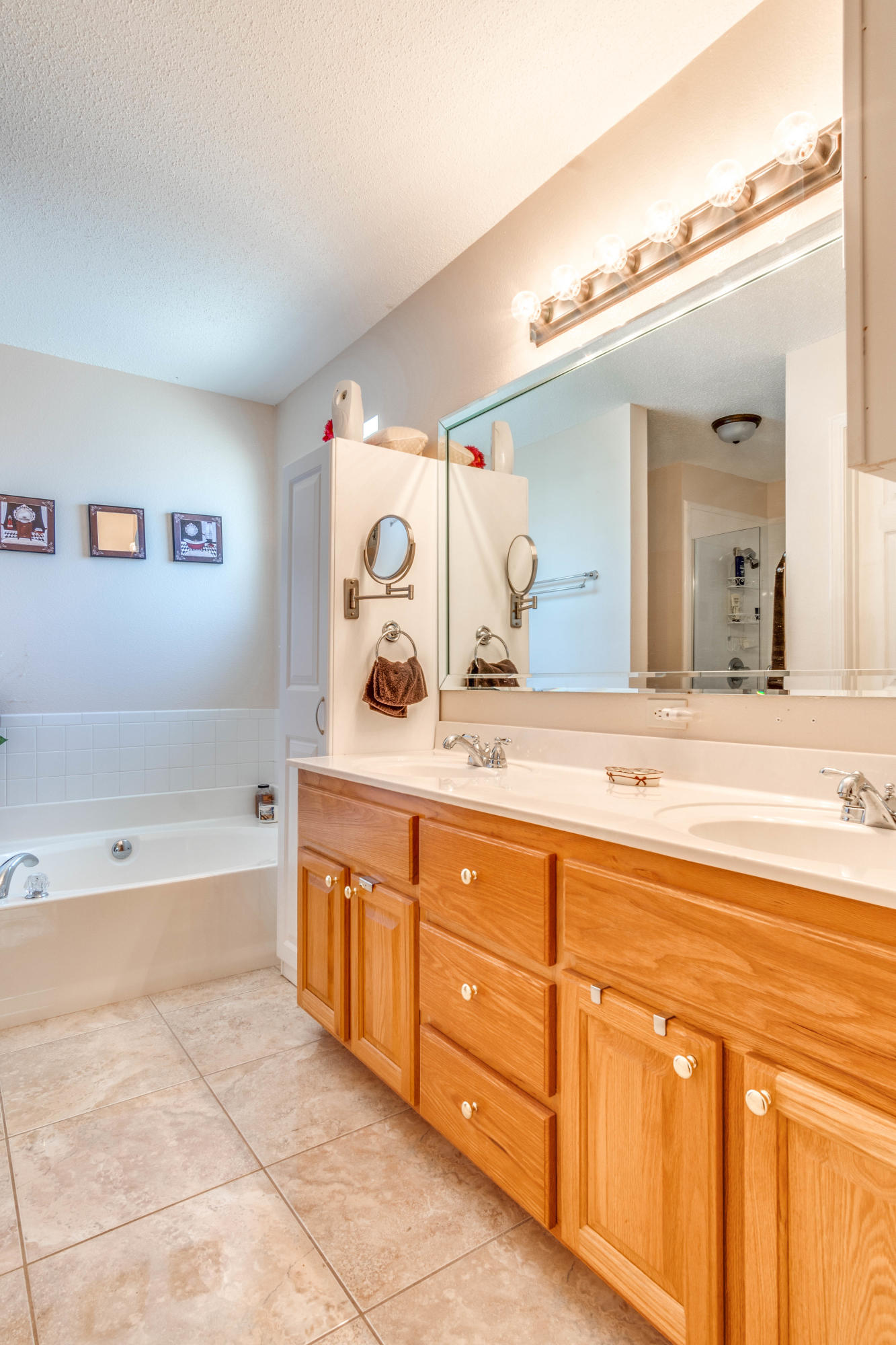 BRIGHTON OAKS - Residential