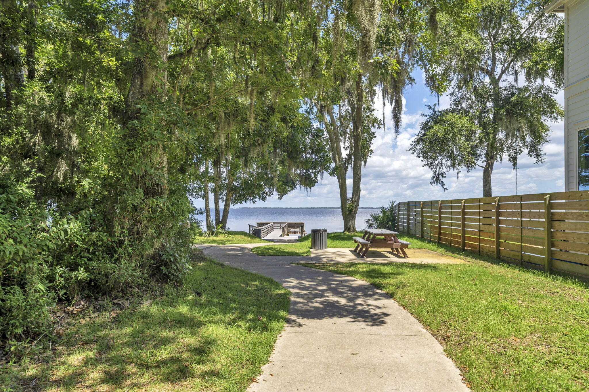 DAUGHETTES AMENDED - Residential