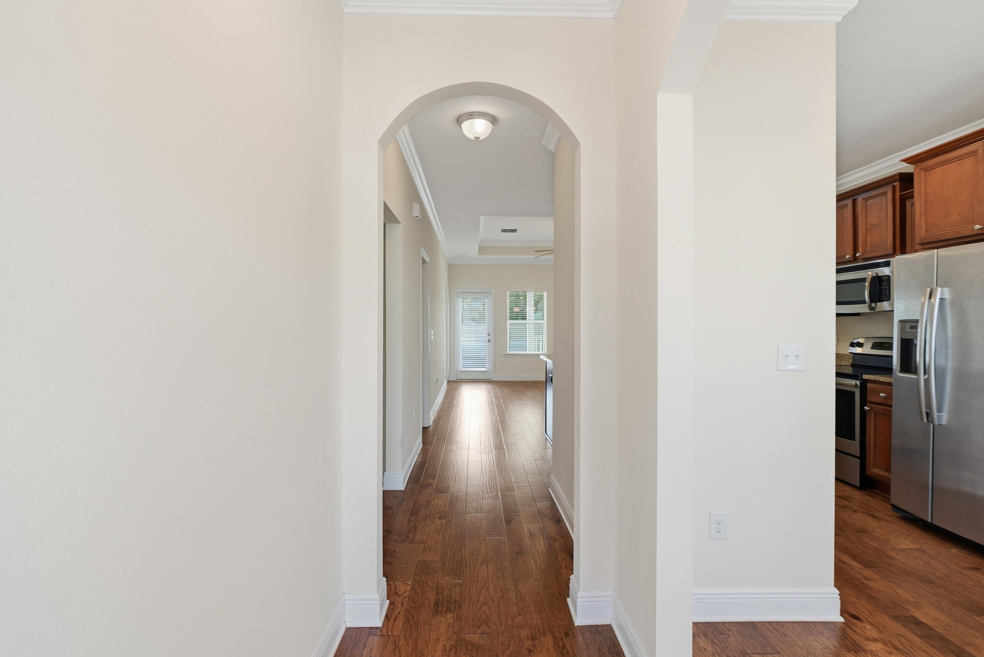 MAGNOLIA BAY CLUB - Residential