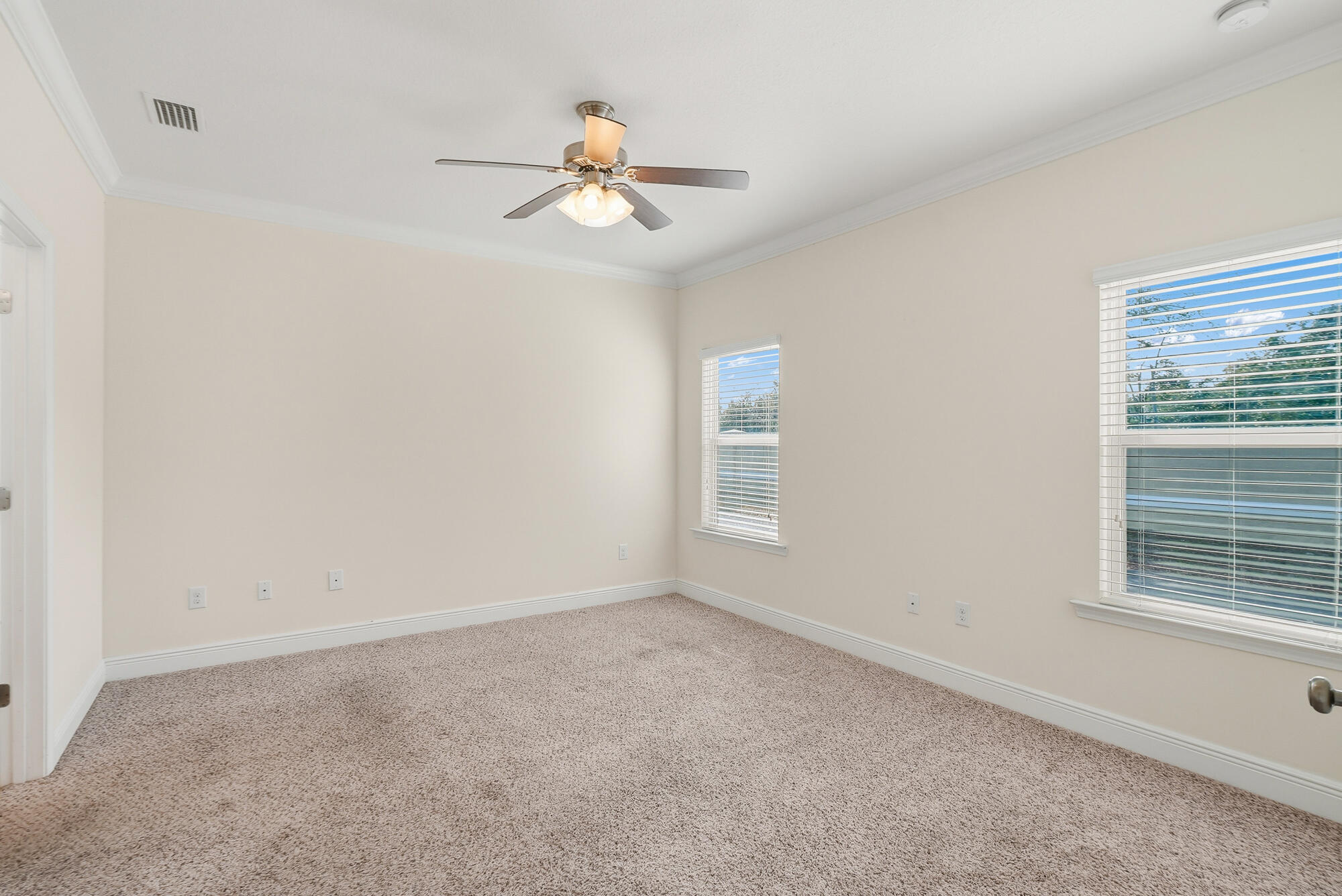 MAGNOLIA BAY CLUB - Residential