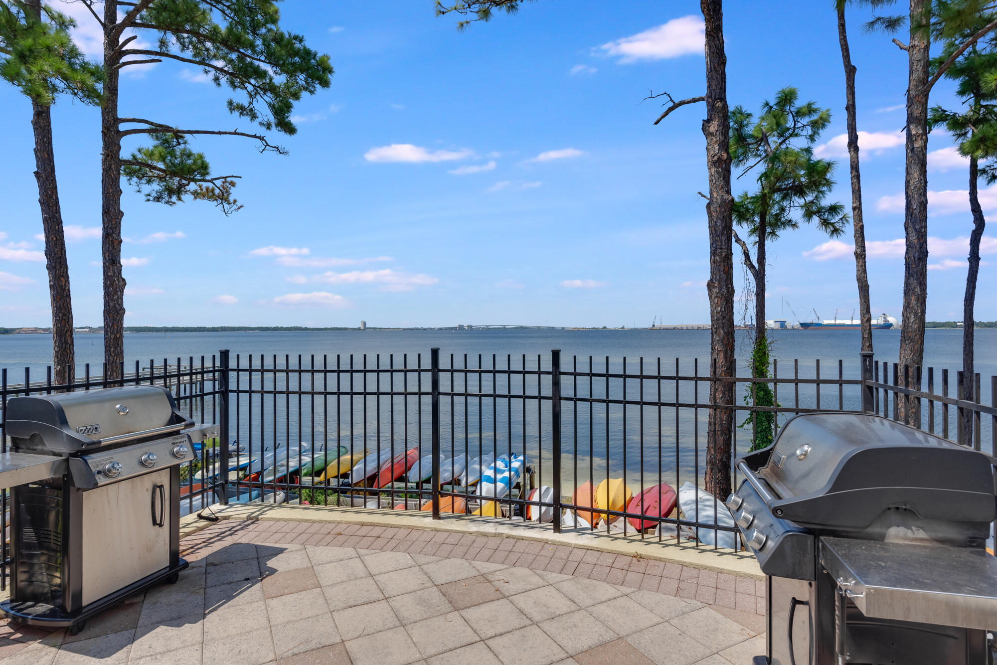 MAGNOLIA BAY CLUB - Residential