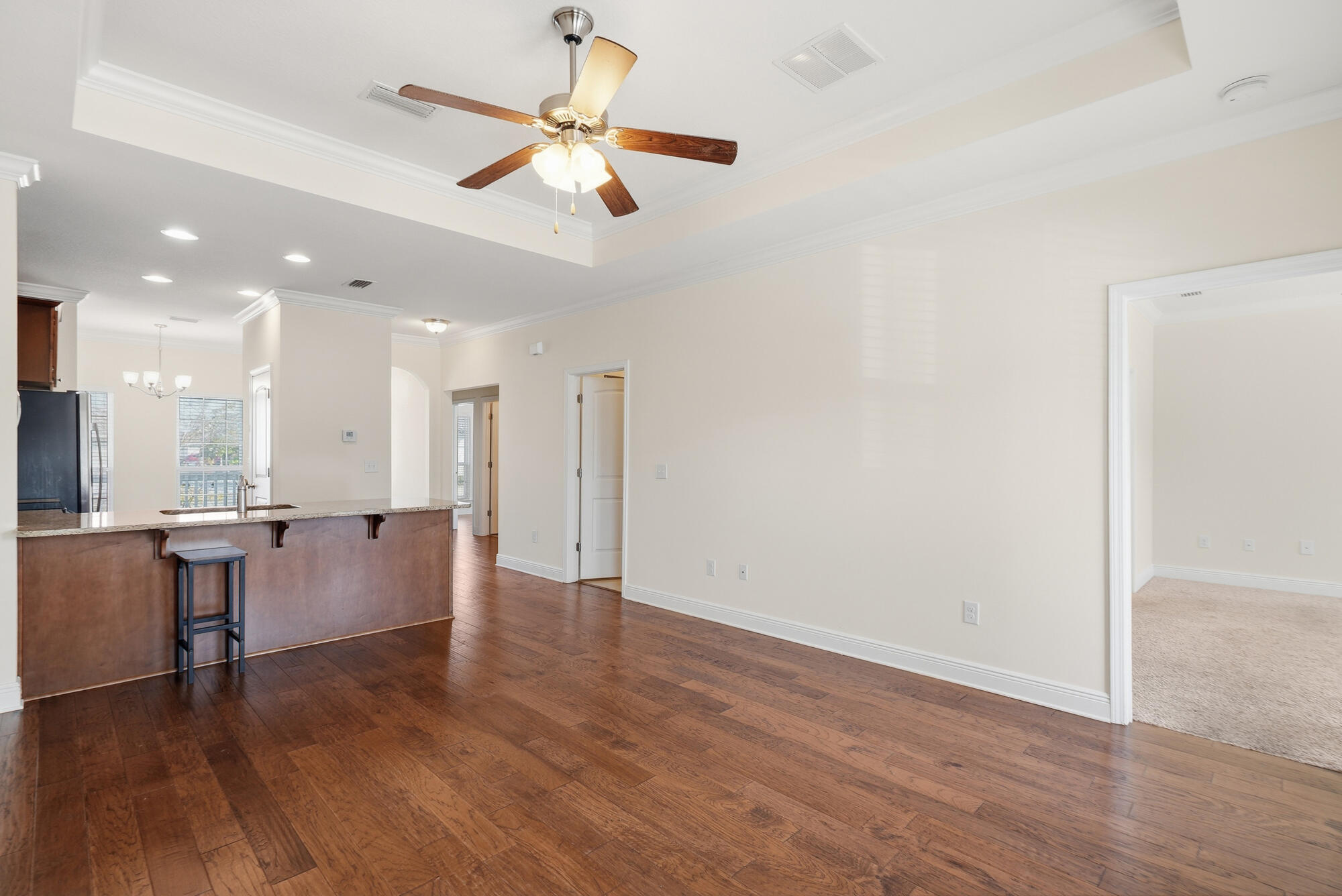 MAGNOLIA BAY CLUB - Residential