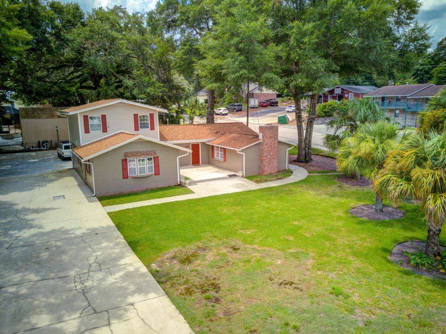 Commercial Office Building located in Niceville, Florida of Okaloosa County, within close proximity to Eglin Air Force Base, as well as logistical thoroughfares conveniently extending to Interstate 10. Please inquire for further details. Buyer must verify all information and specifications.