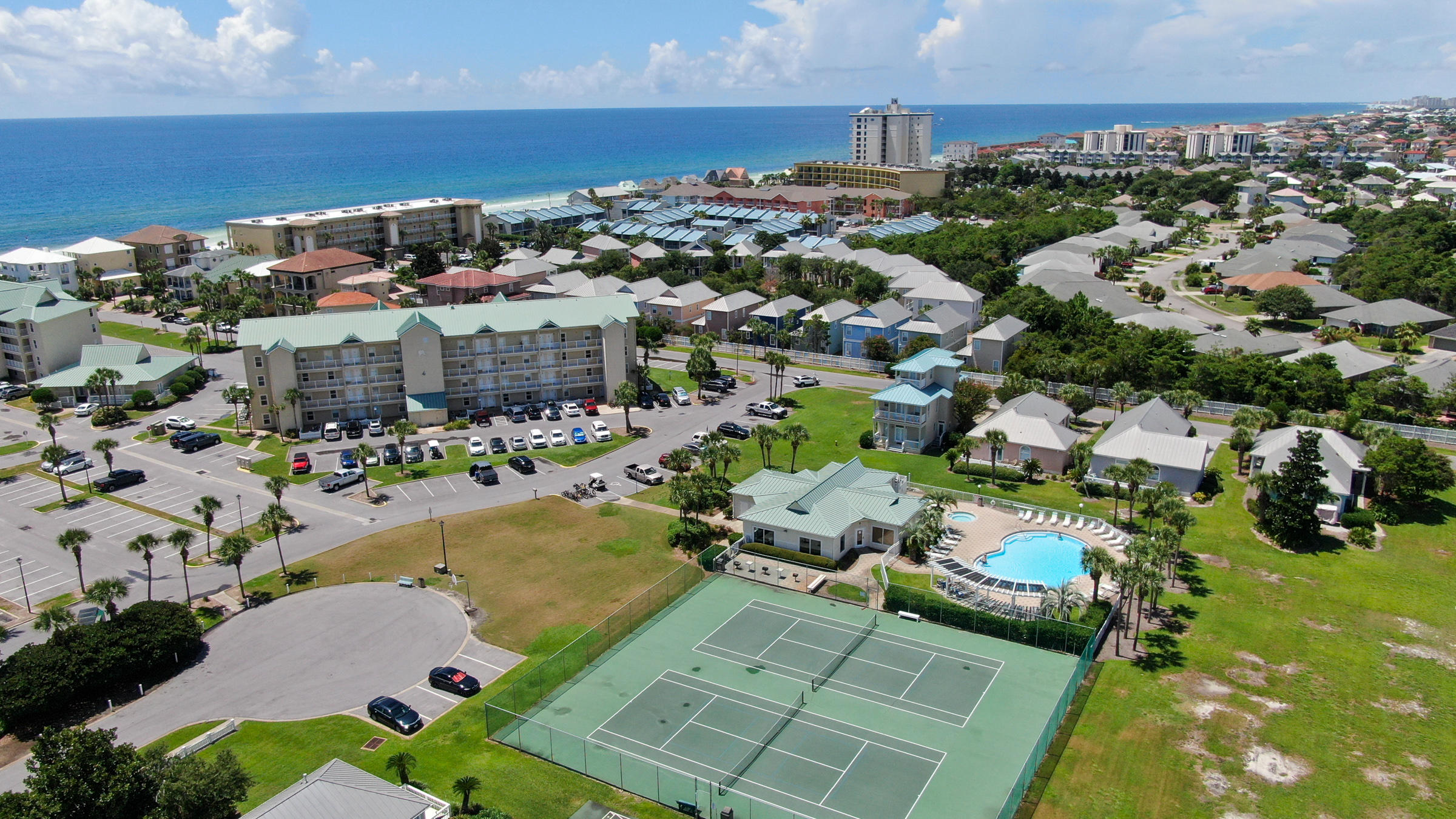 MARAVILLA CONDO 2 - Residential