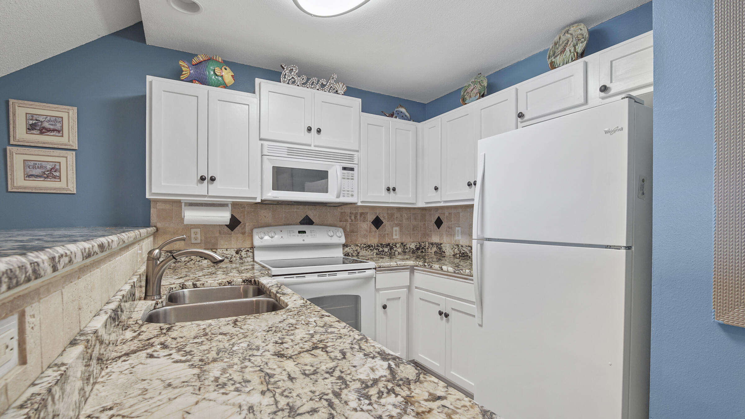 MARAVILLA CONDO 2 - Residential