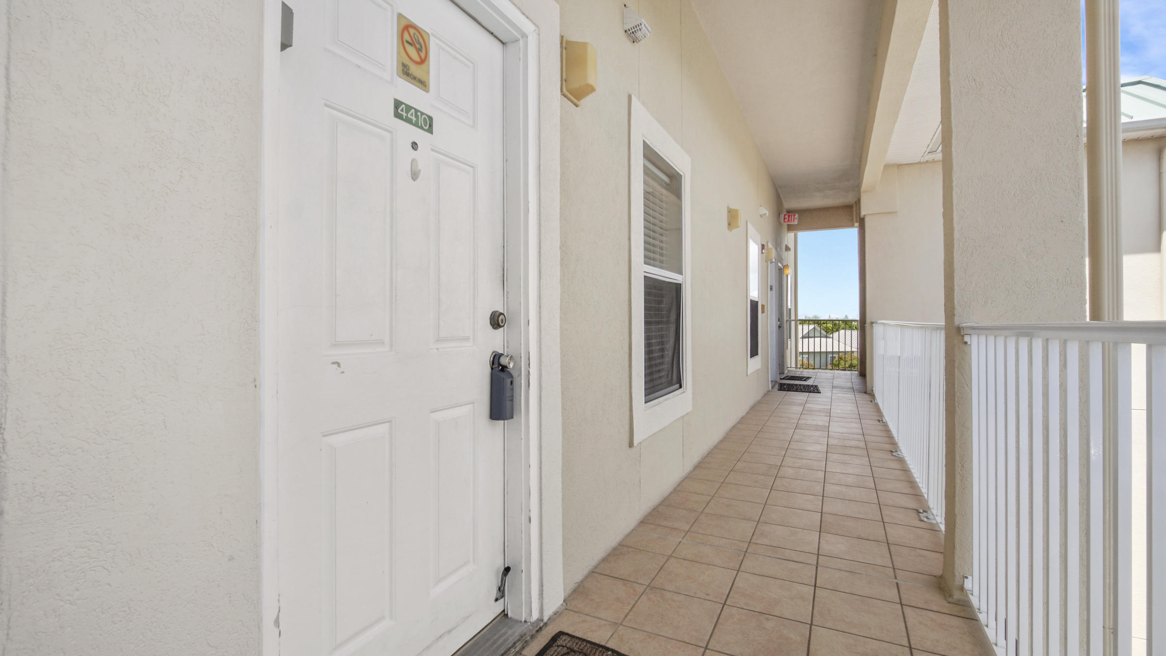 MARAVILLA CONDO 2 - Residential