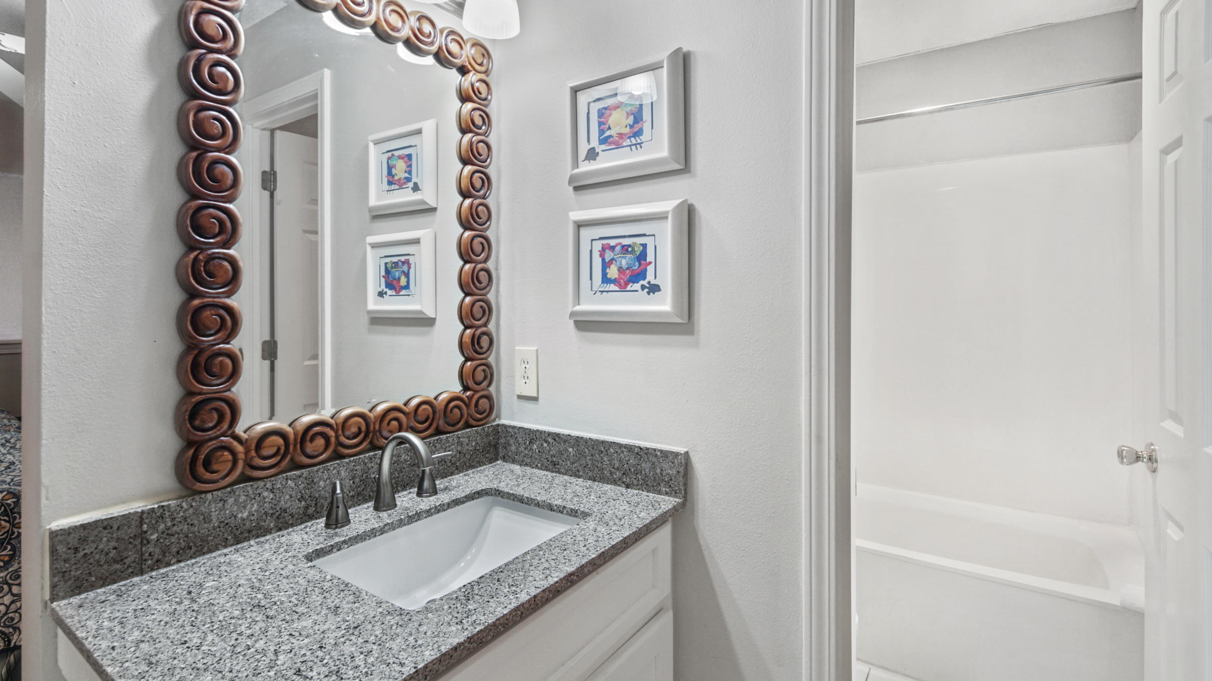 MARAVILLA CONDO 2 - Residential