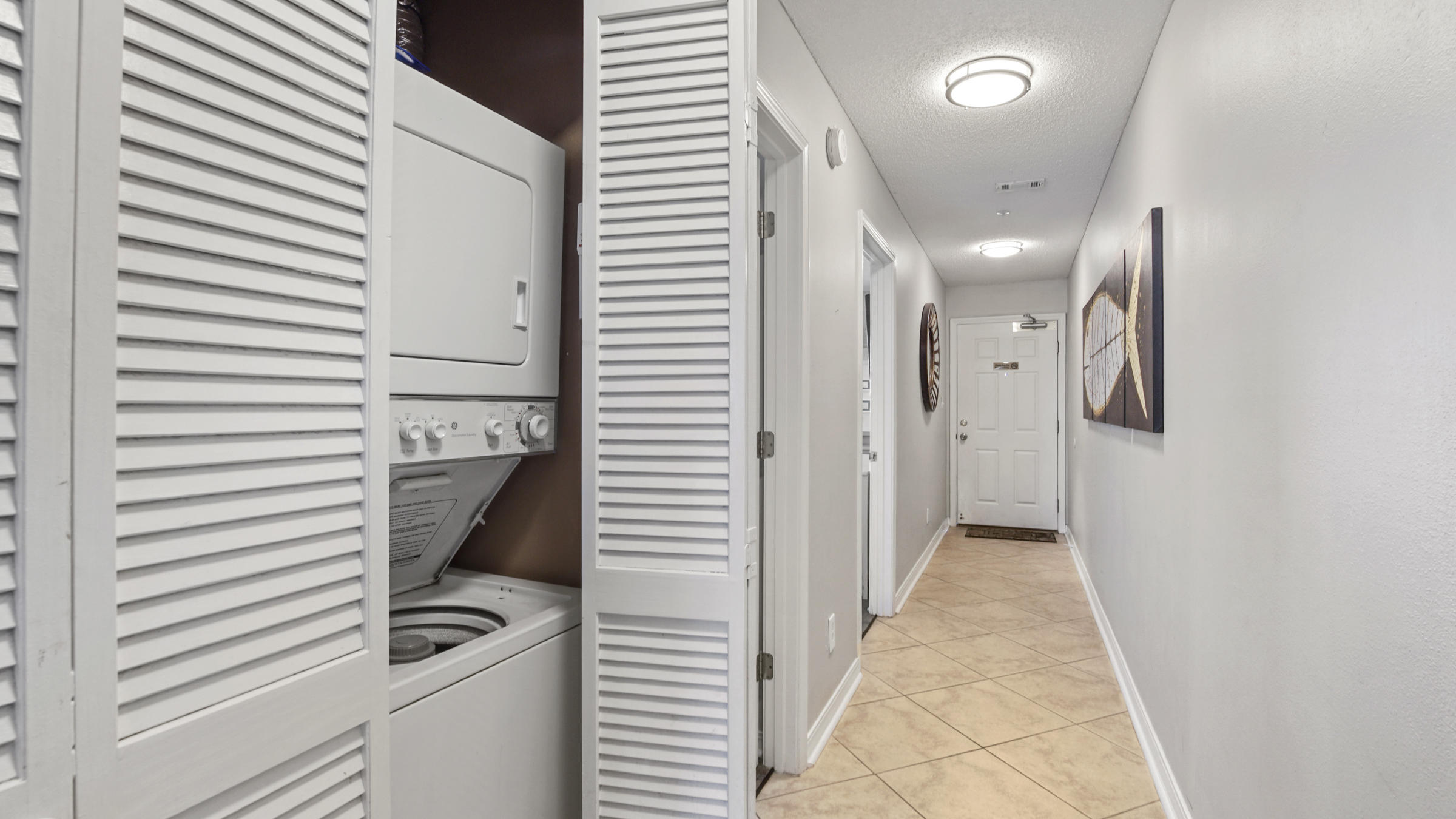 MARAVILLA CONDO 2 - Residential