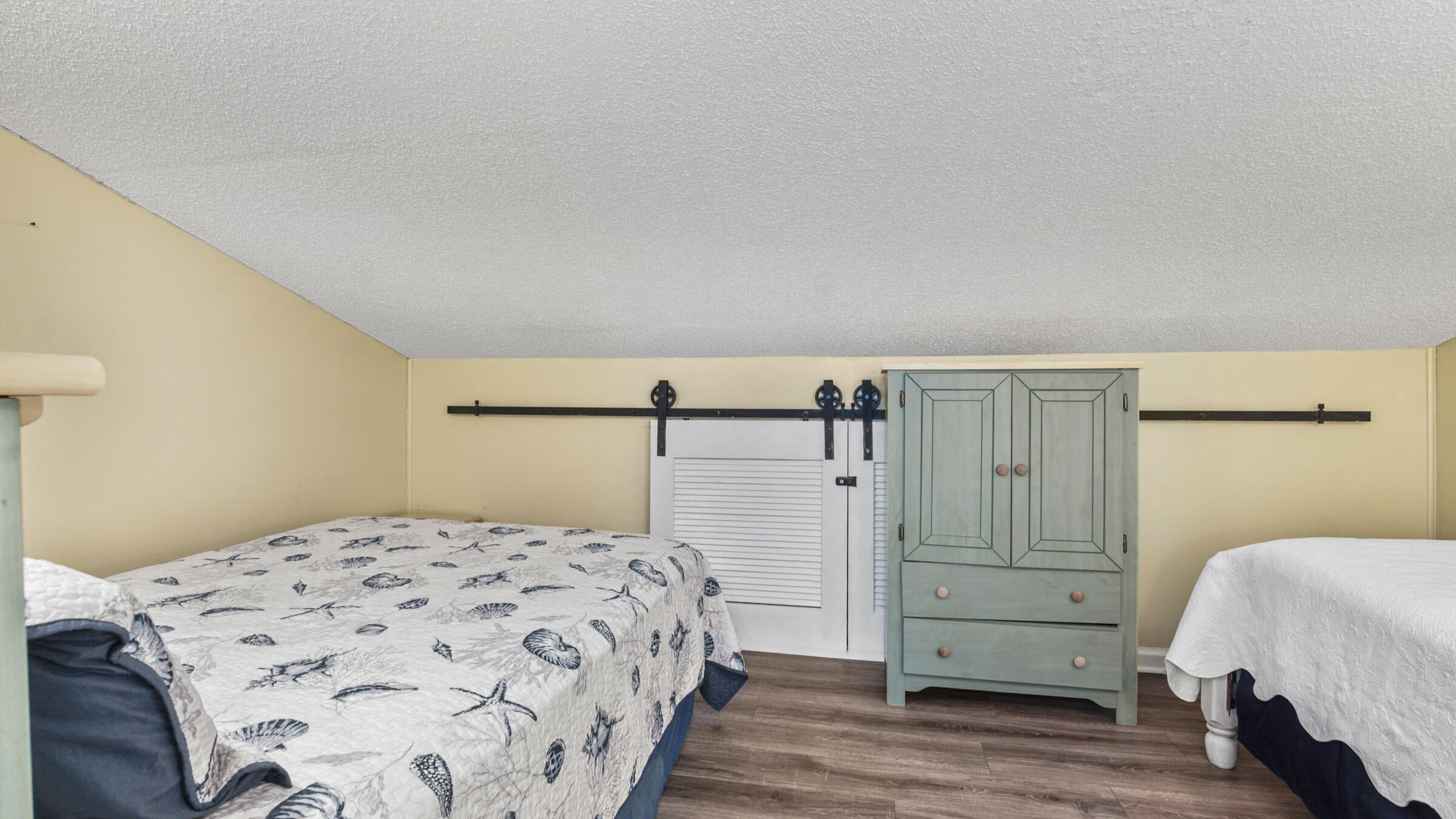 MARAVILLA CONDO 2 - Residential