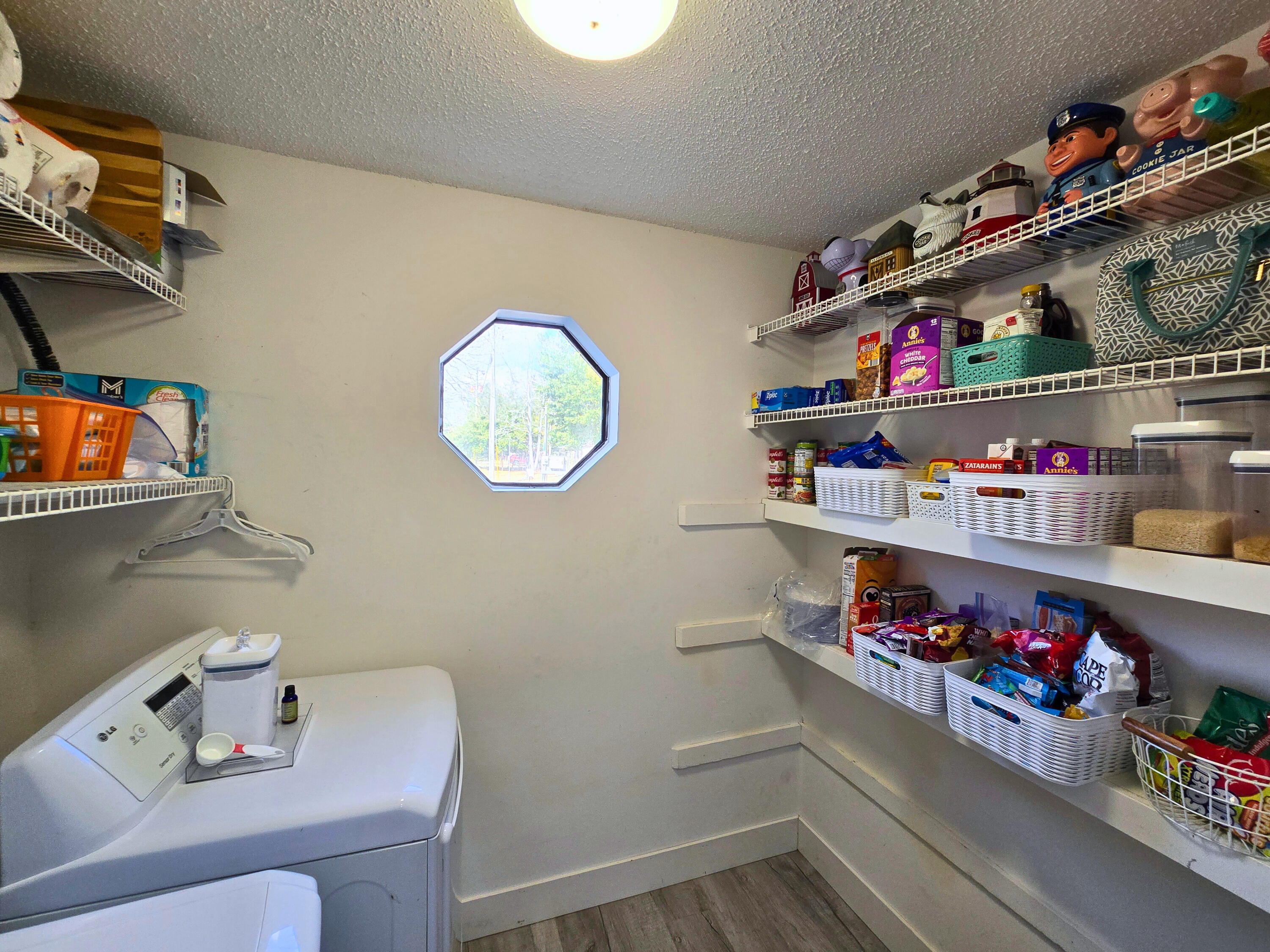 MONTAGE MANOR - Residential