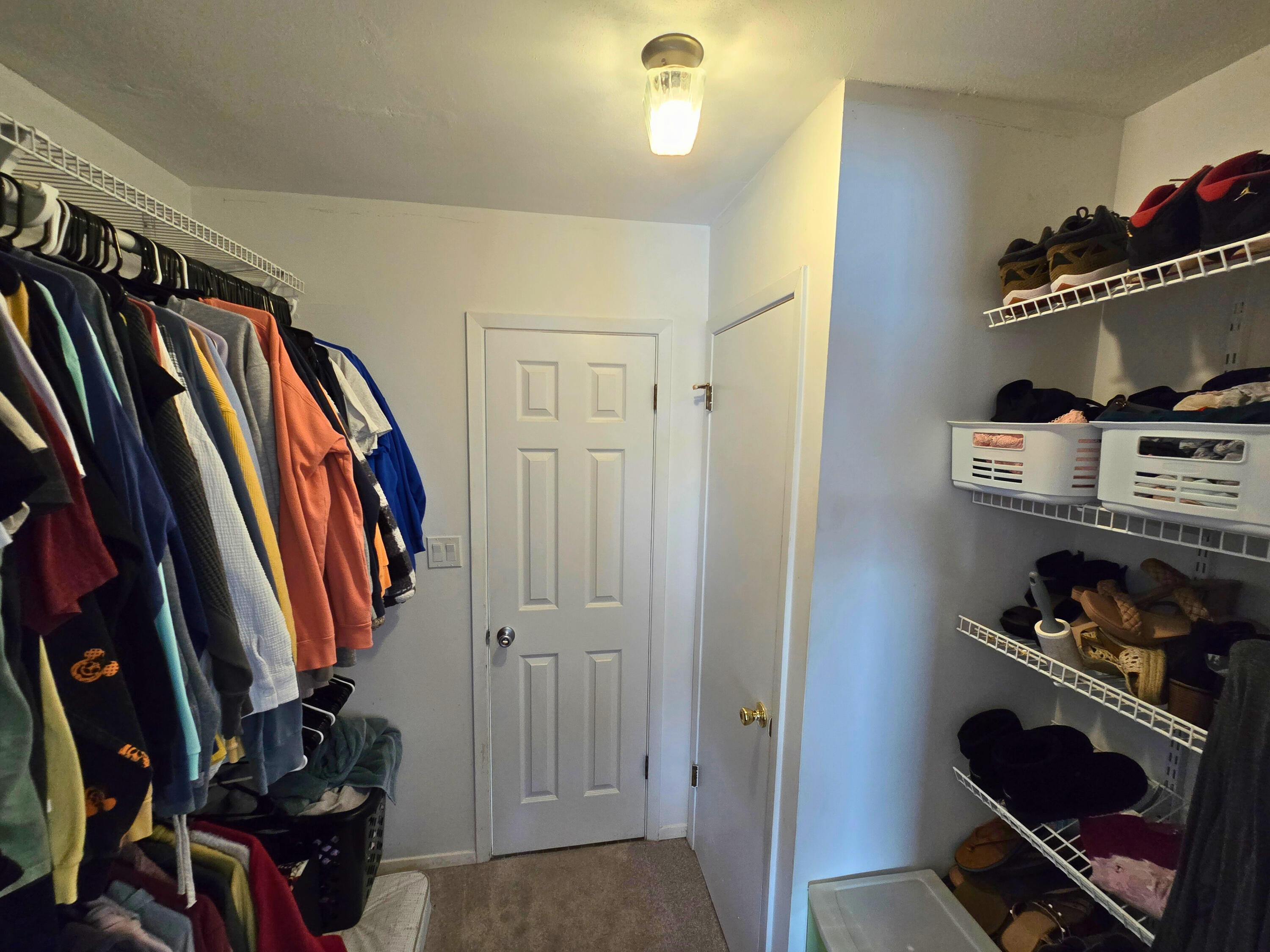 MONTAGE MANOR - Residential