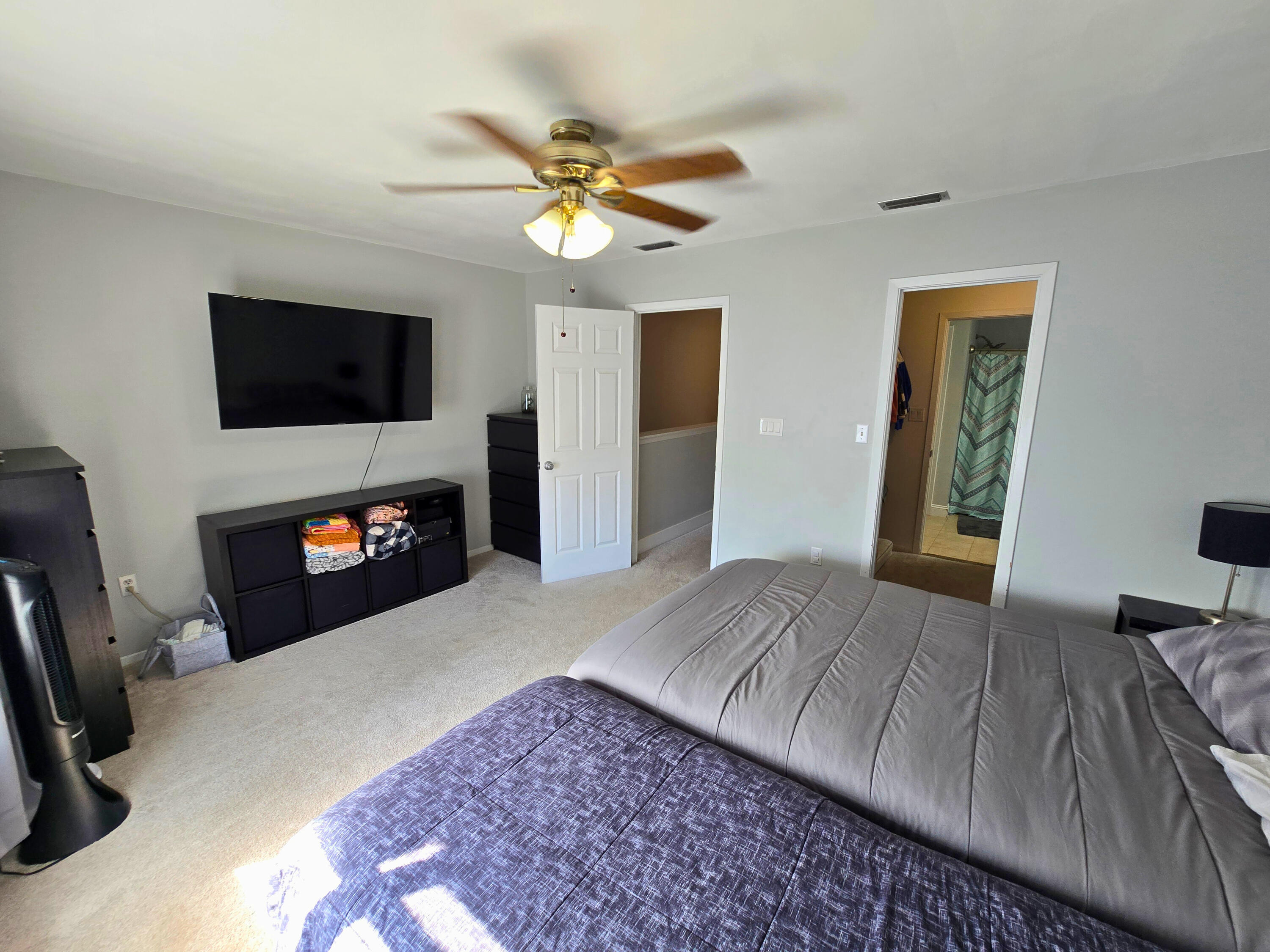 MONTAGE MANOR - Residential