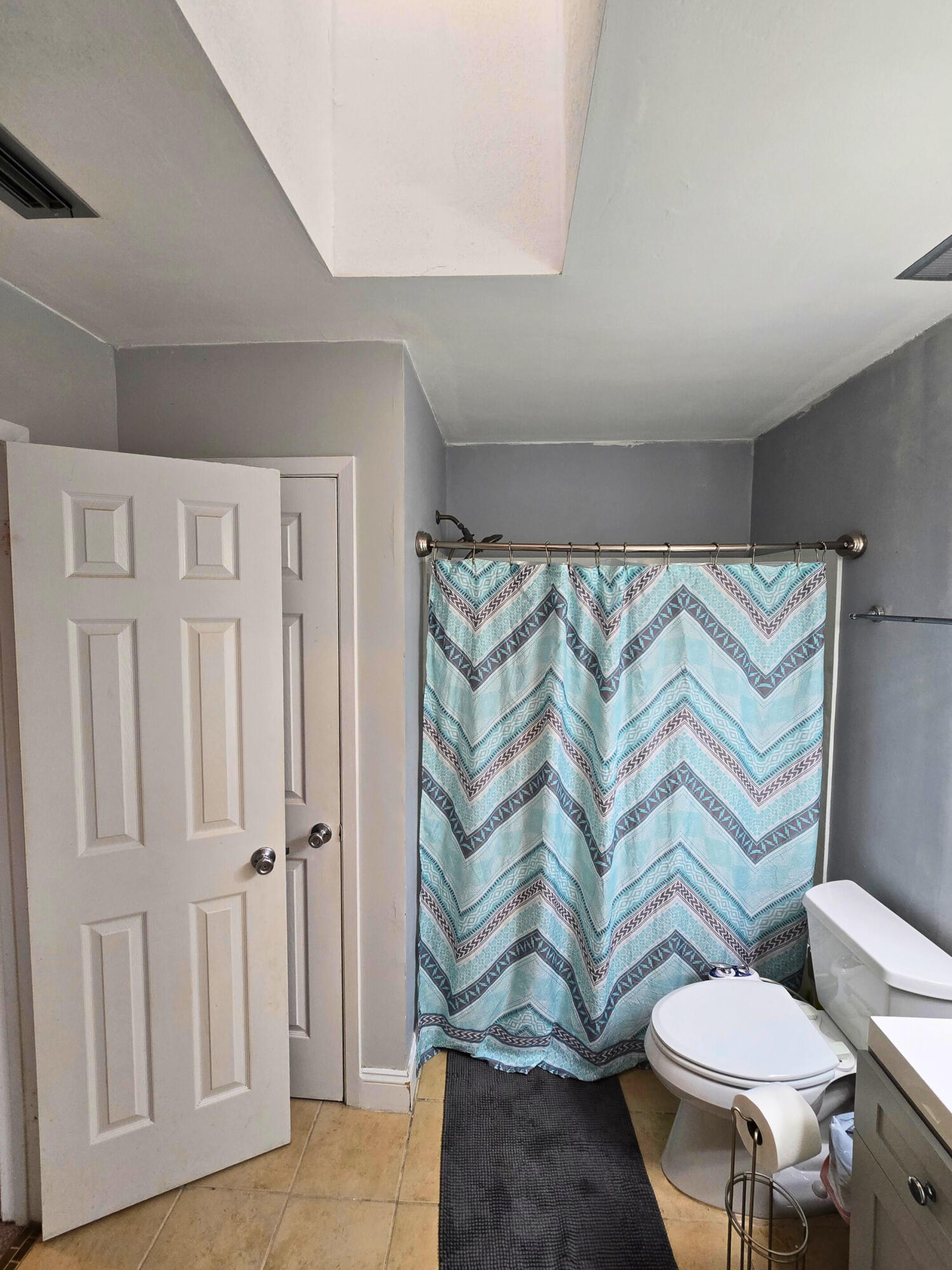 MONTAGE MANOR - Residential