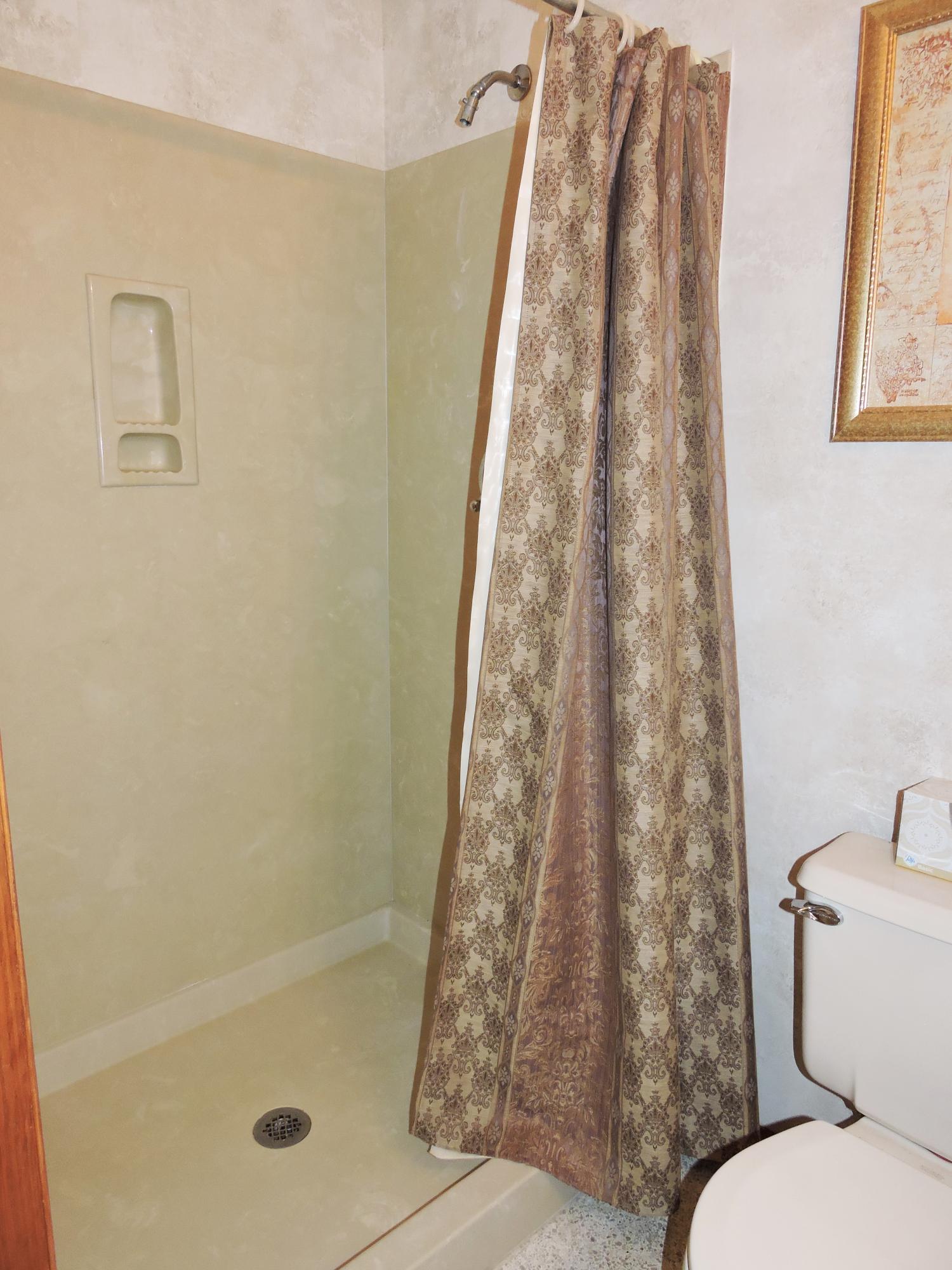 LAKE PIPPIN - Residential