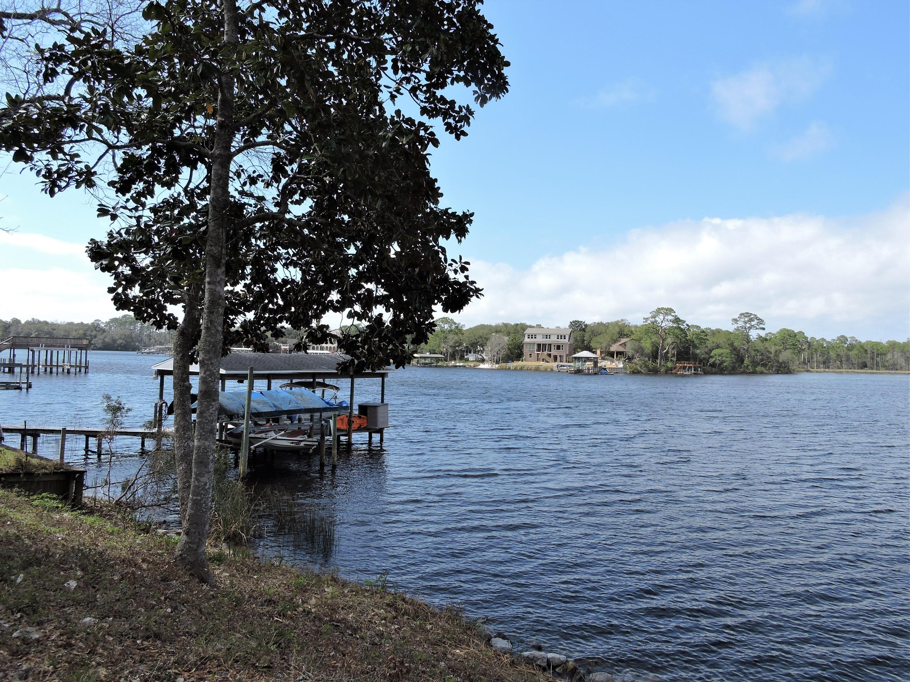 LAKE PIPPIN - Residential