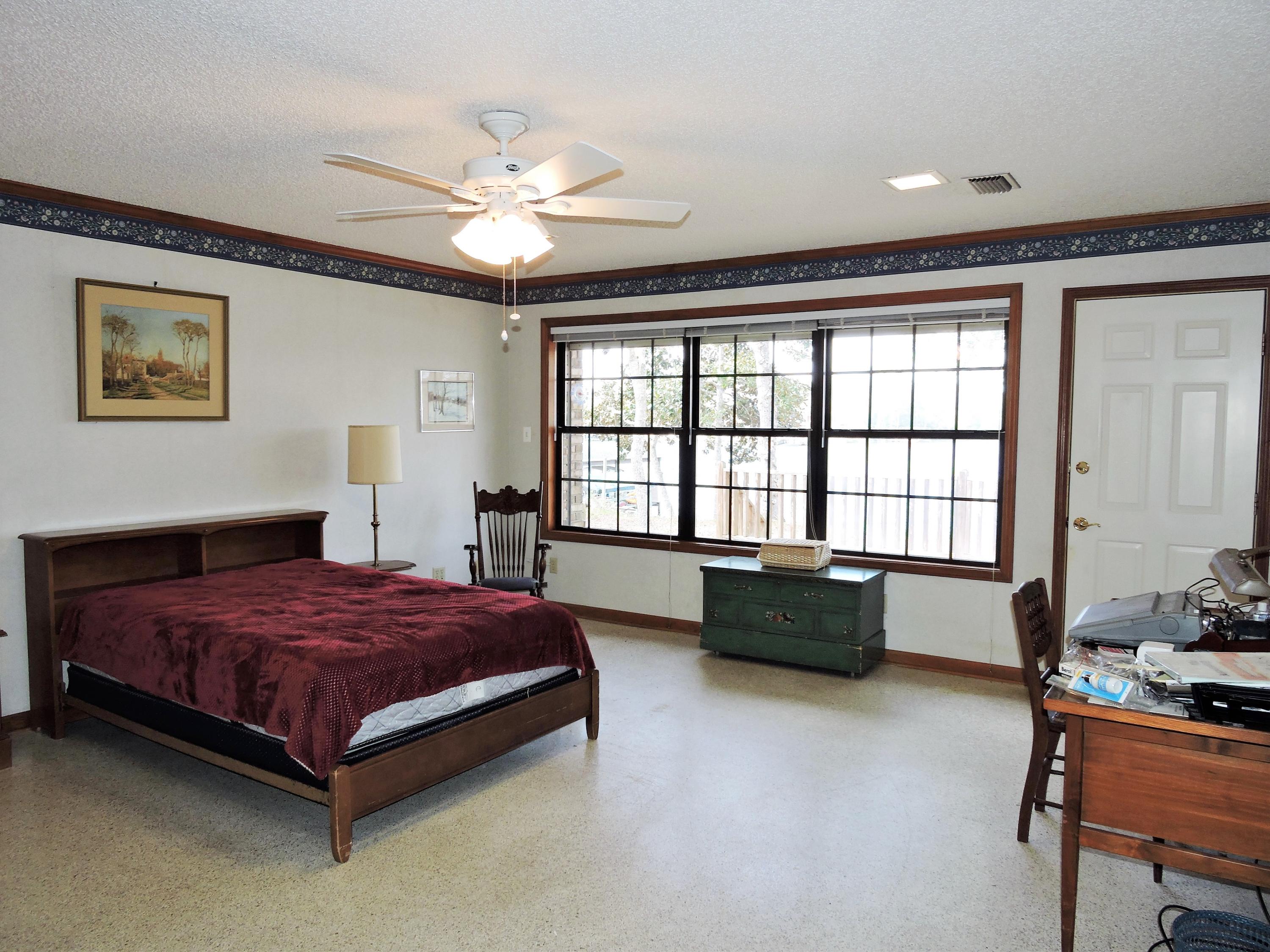 LAKE PIPPIN - Residential