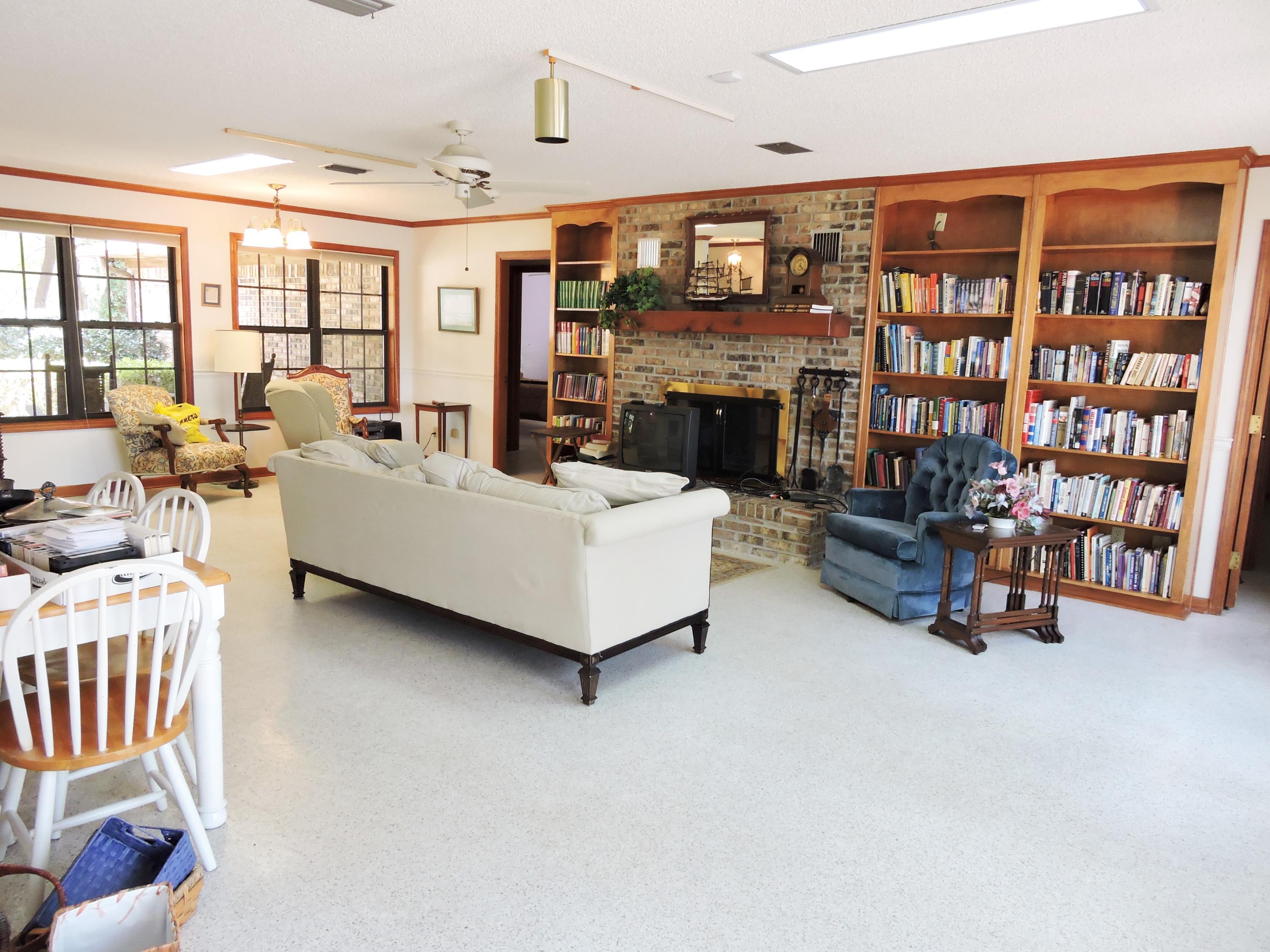 LAKE PIPPIN - Residential